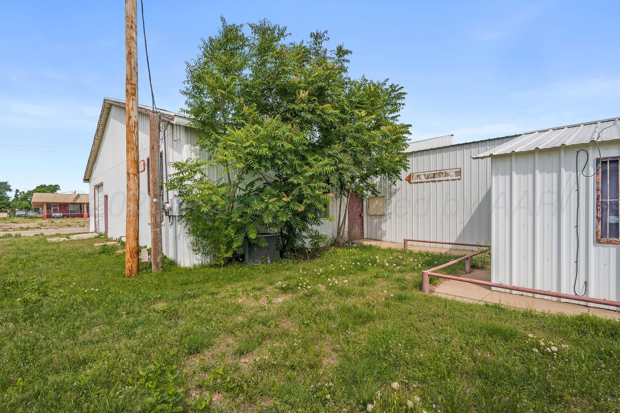 208 E Brown Street Property Photo 7