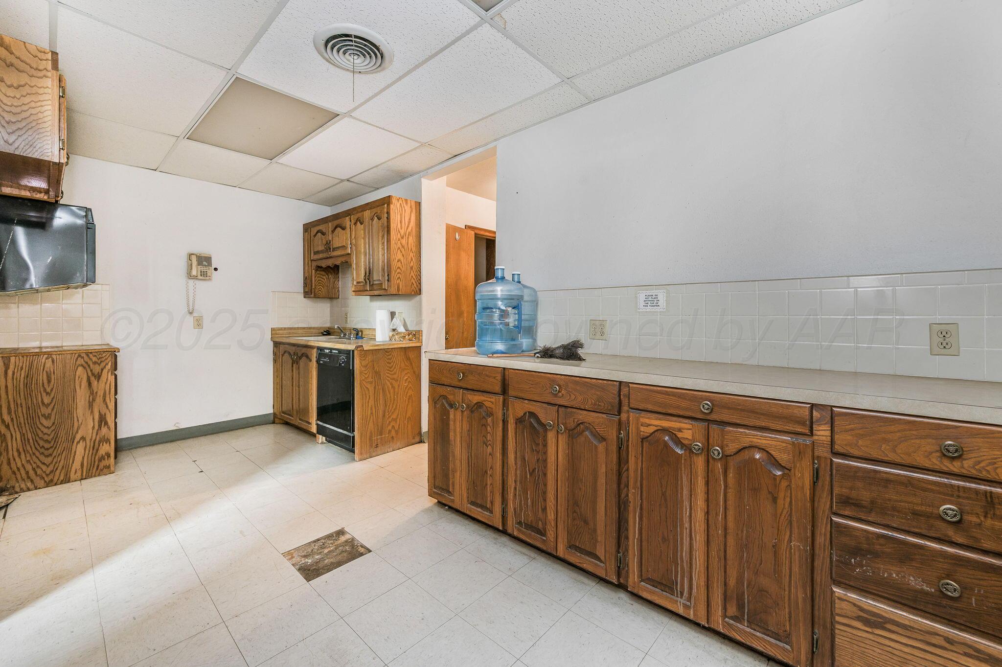 208 E Brown Street Property Photo 16