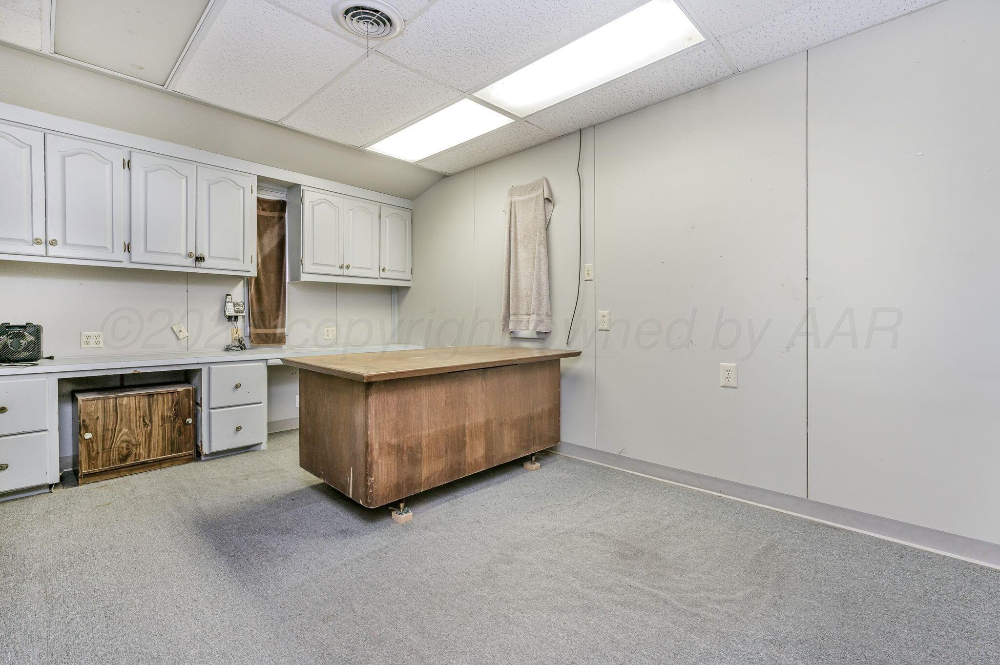208 E Brown Street Property Photo 26