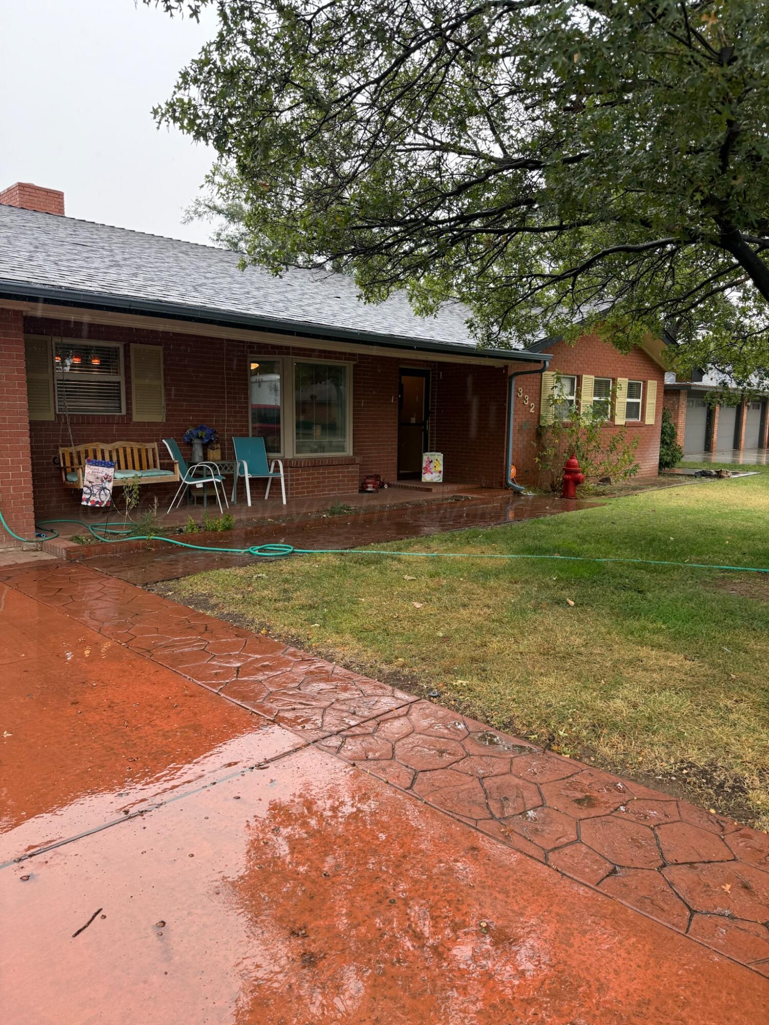 332 Douglas Street Property Photo 2