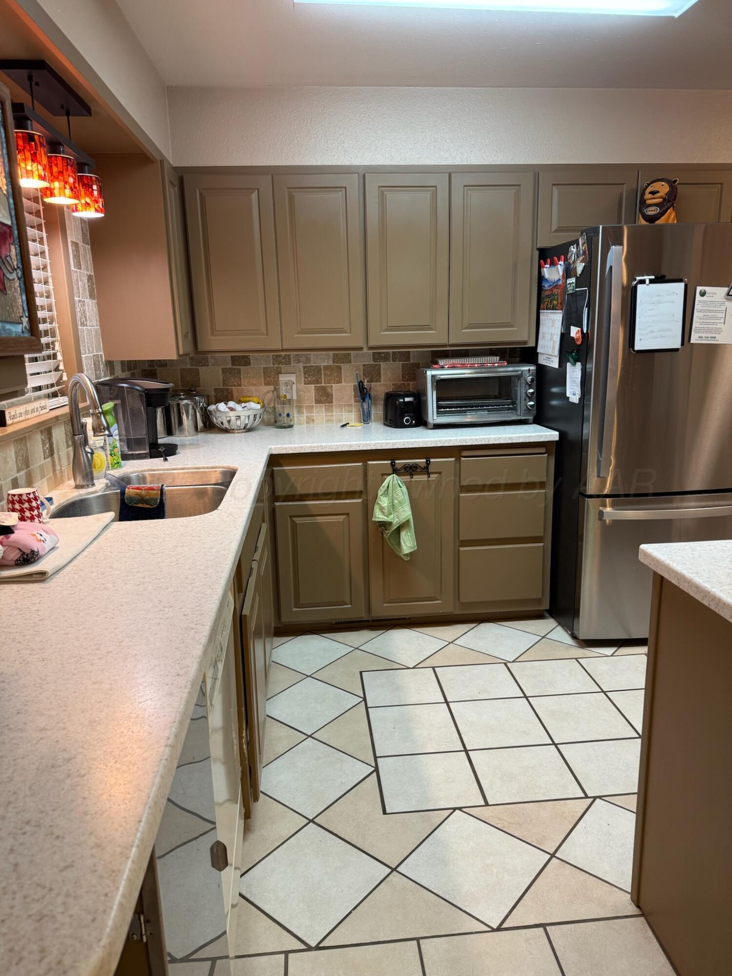 332 Douglas Street Property Photo 10