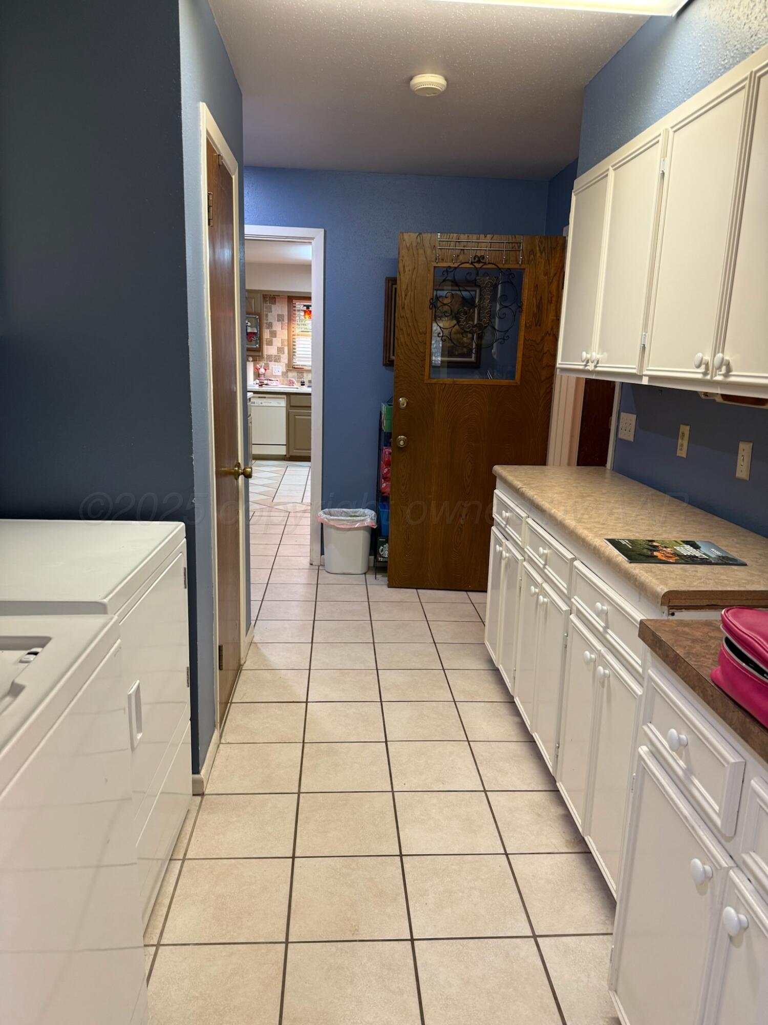 332 Douglas Street Property Photo 17