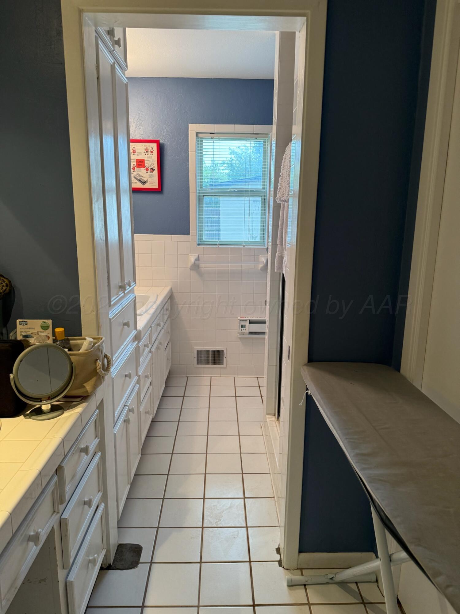 332 Douglas Street Property Photo 20