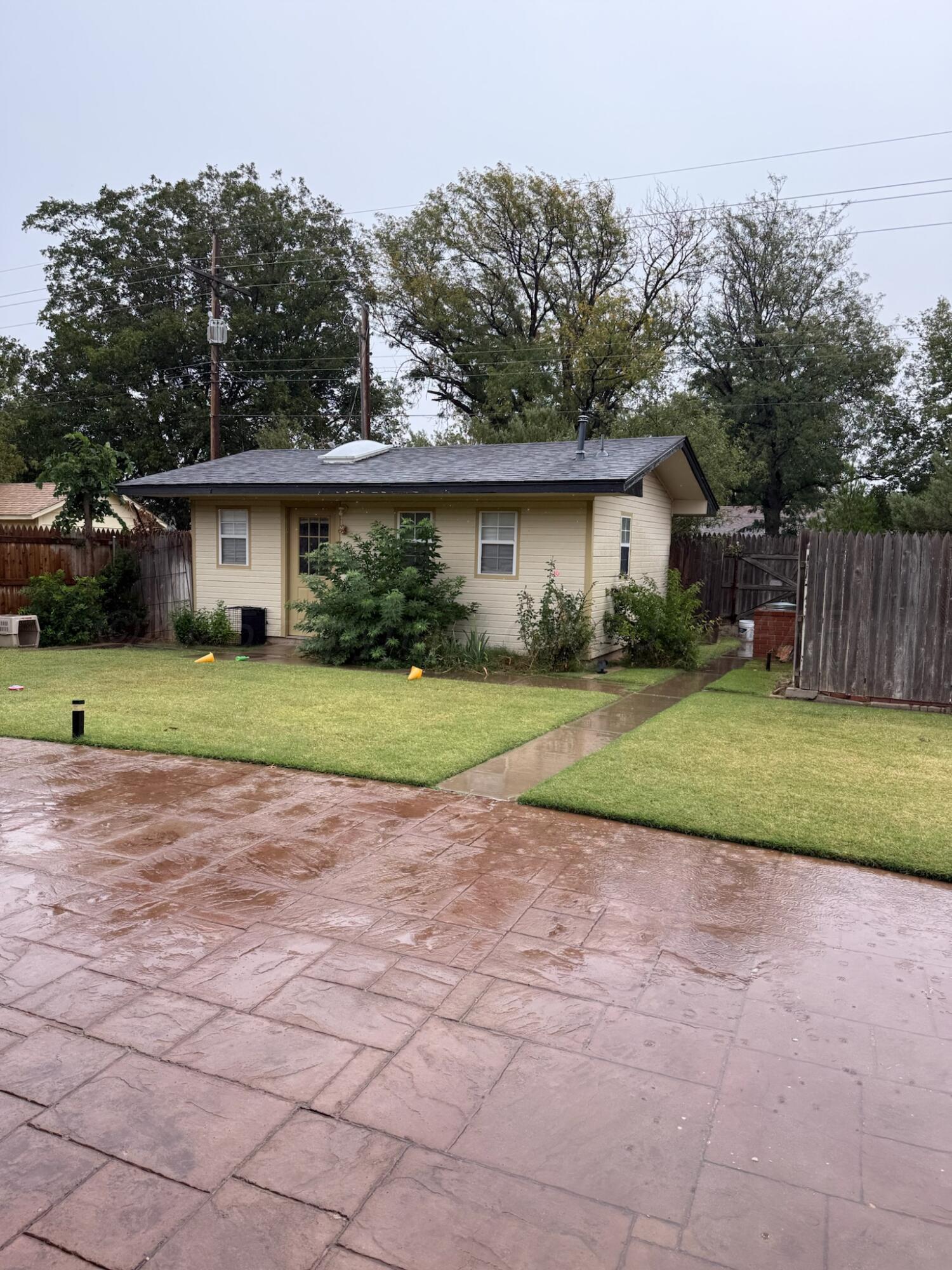 332 Douglas Street Property Photo 27