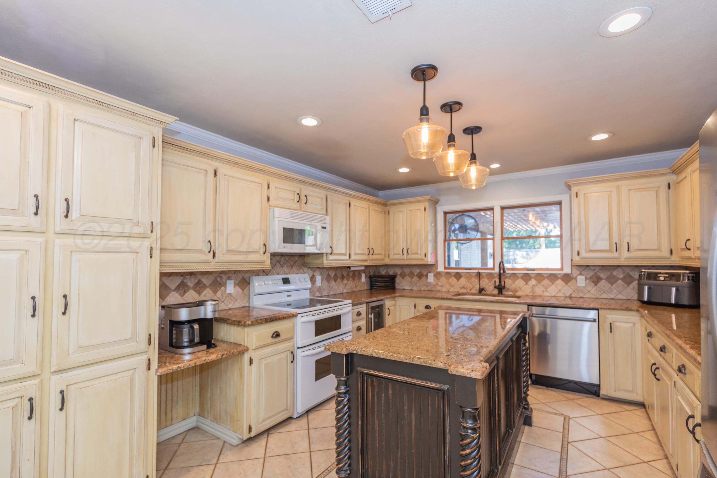 2608 Bowie Street Property Photo 13