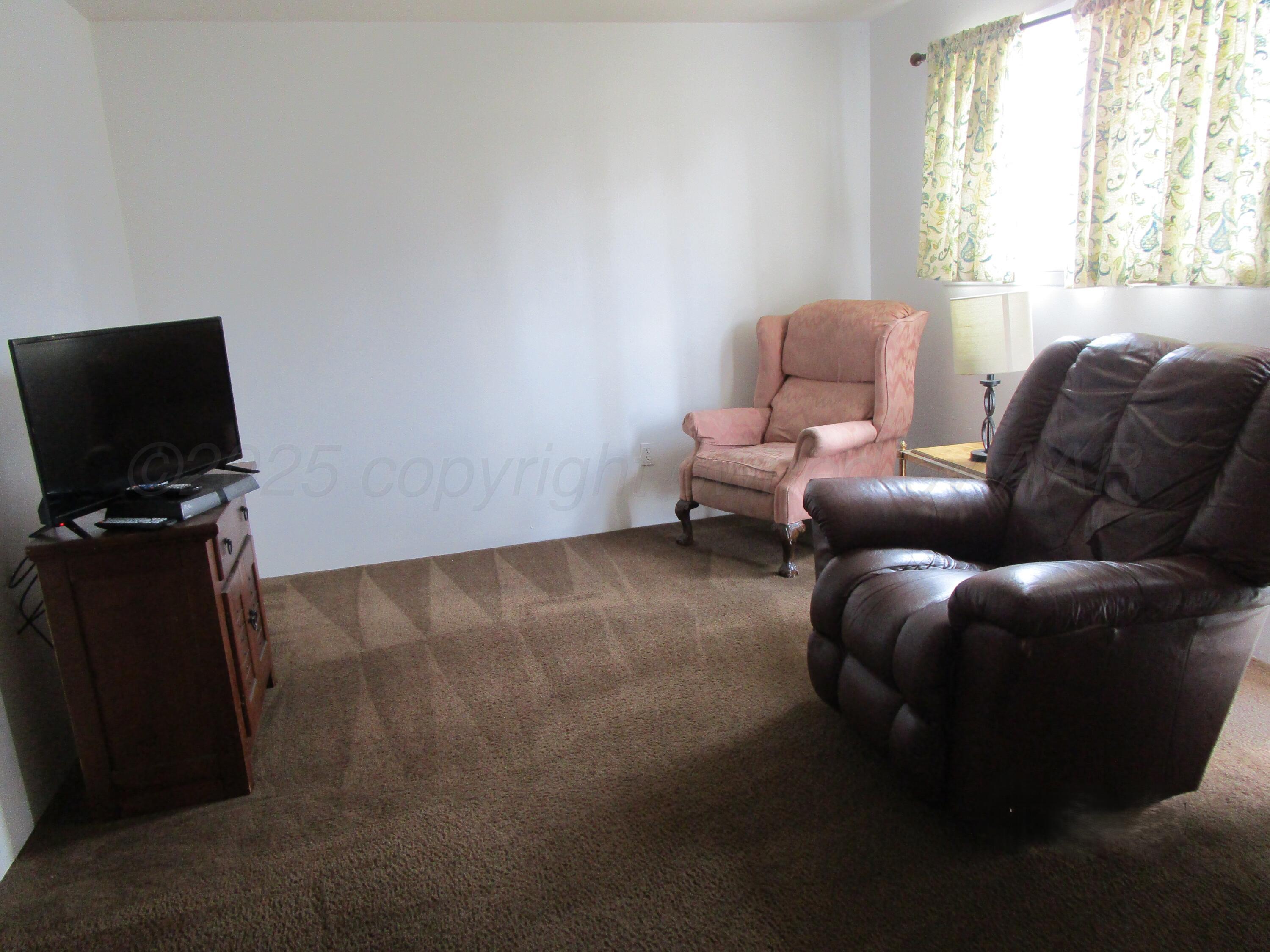 200 W 7th, C Property Photo 2