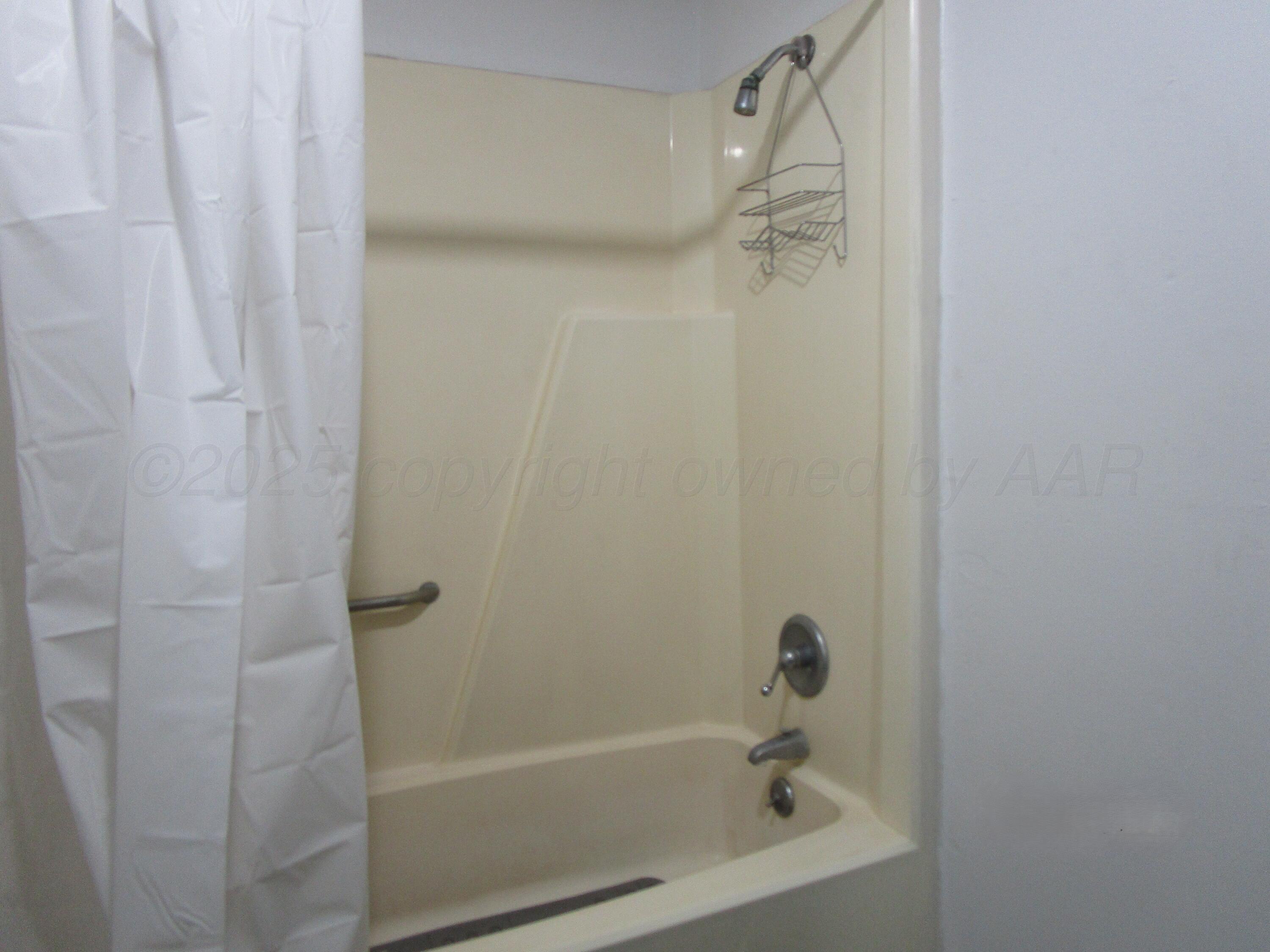 200 W 7th, C Property Photo 6