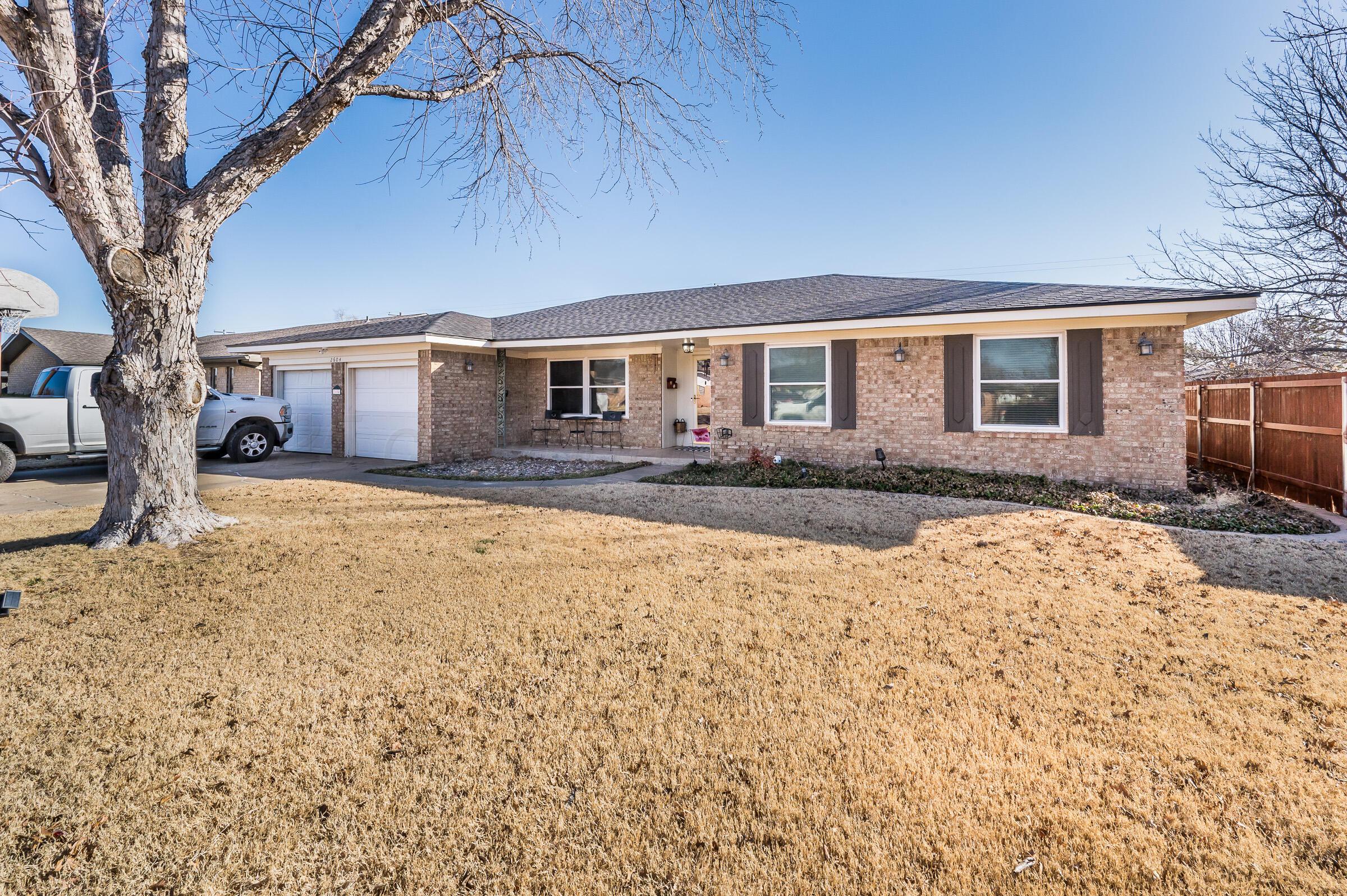 2604 Comanche Trail Property Photo