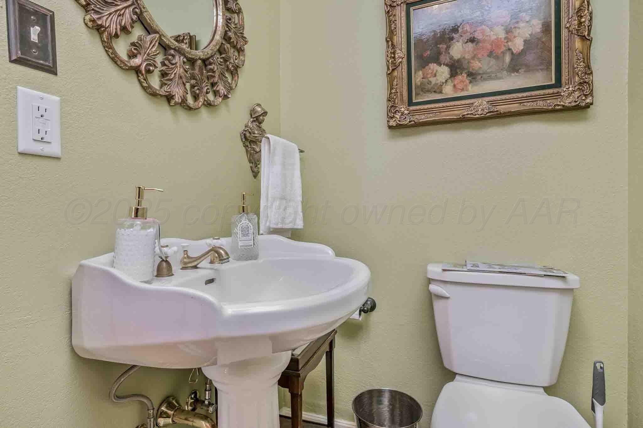 1706 S Polk Street Property Photo 10