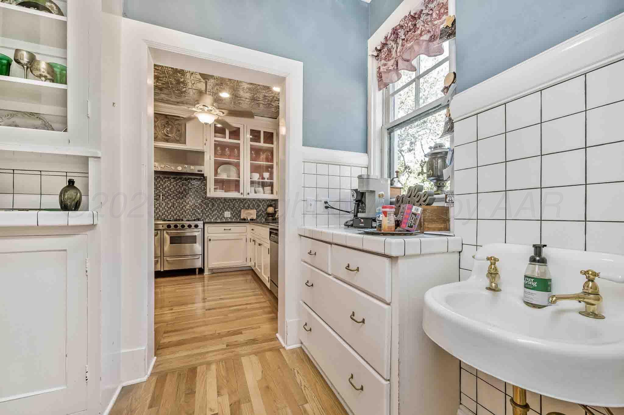 1706 S Polk Street Property Photo 13
