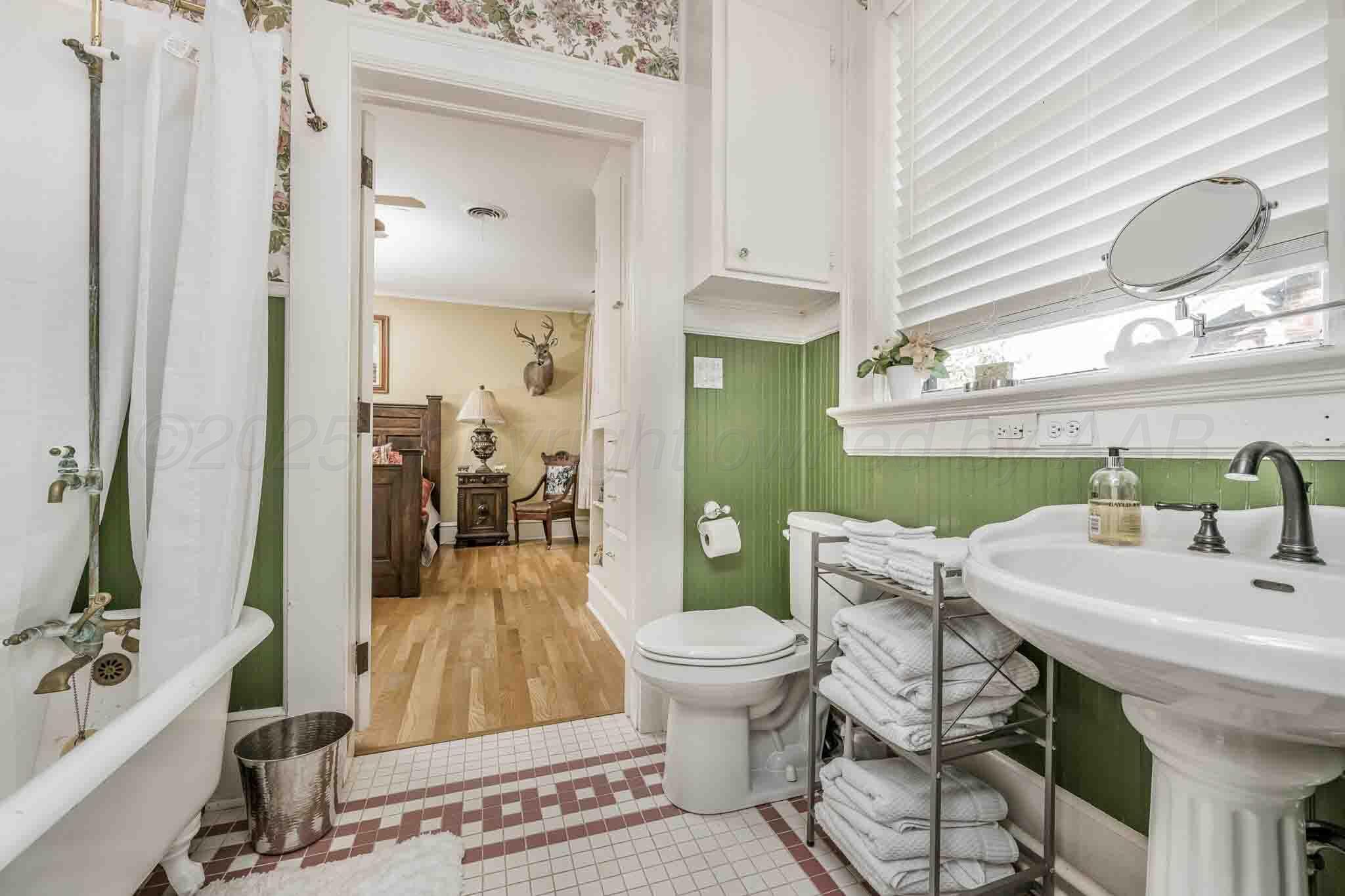 1706 S Polk Street Property Photo 27
