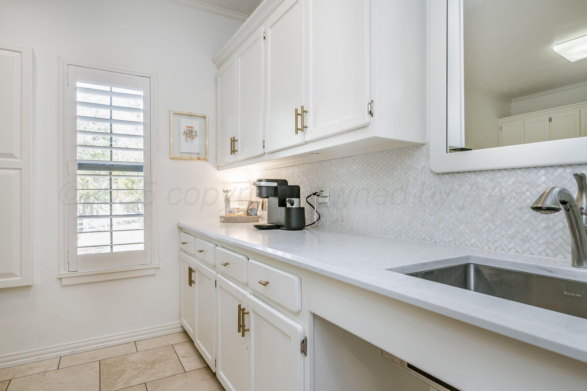 170 Dolphin Terrace Property Photo 17