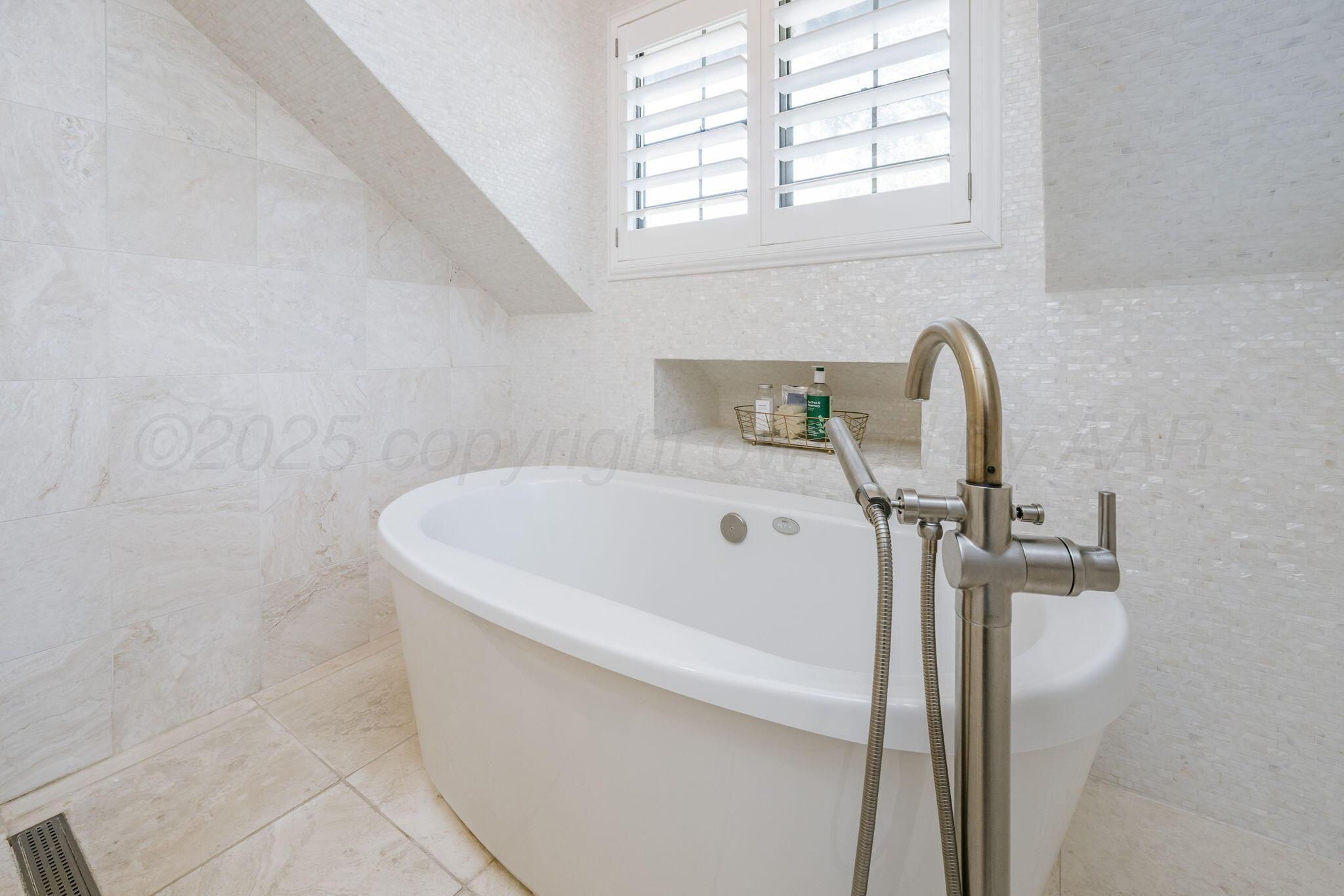 170 Dolphin Terrace Property Photo 28