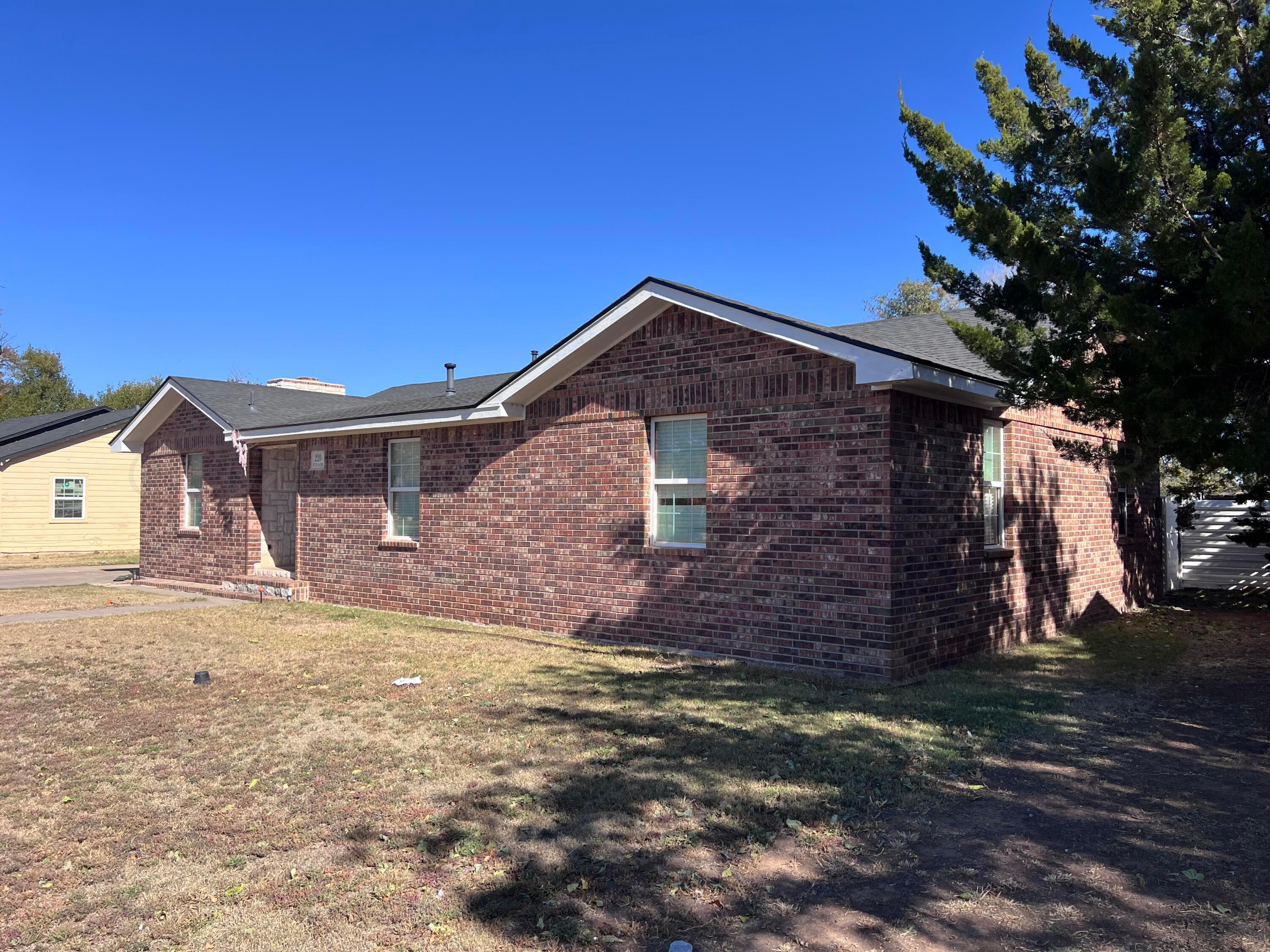 220 Star Street Property Photo 3