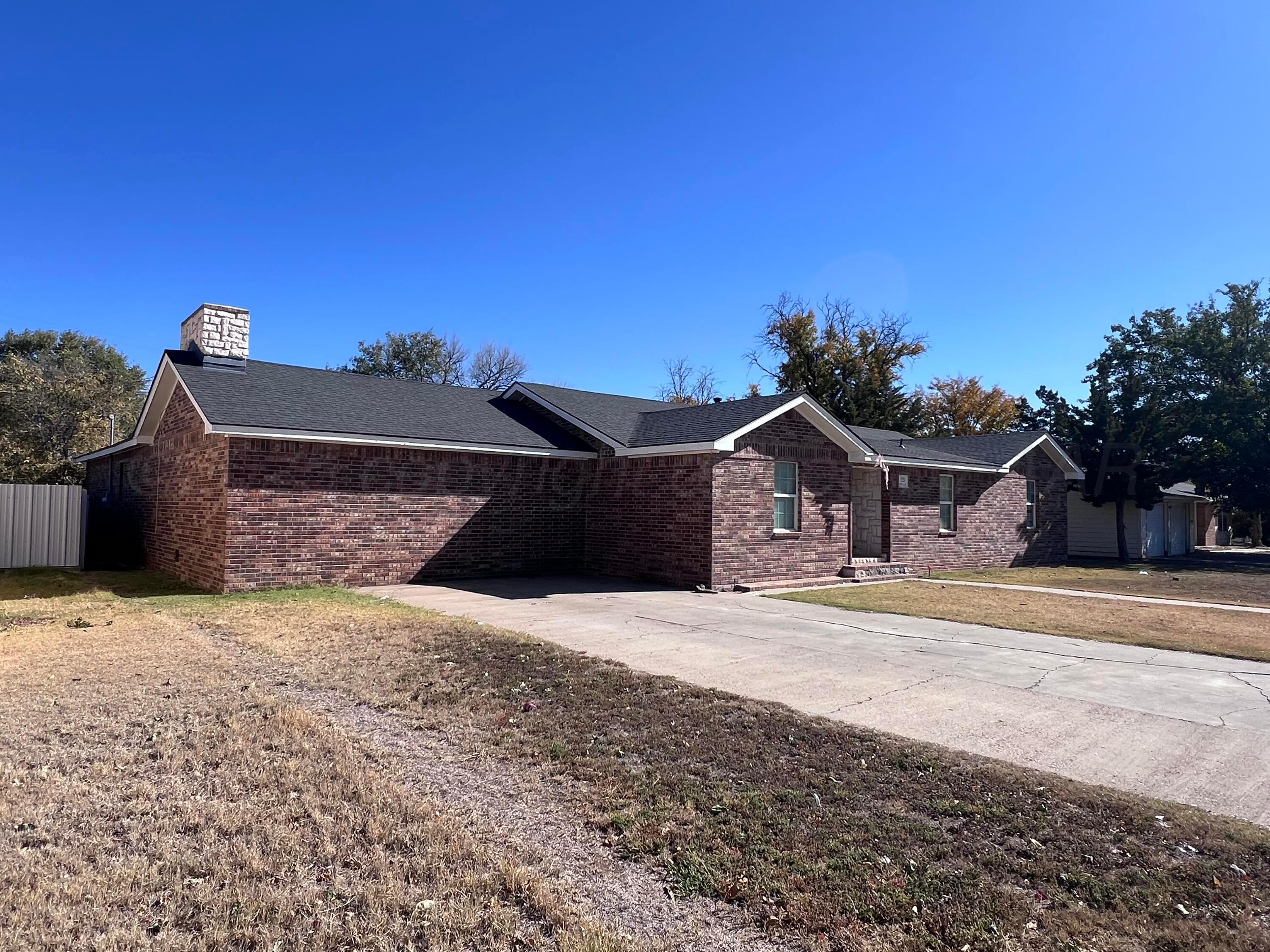 220 Star Street Property Photo 4