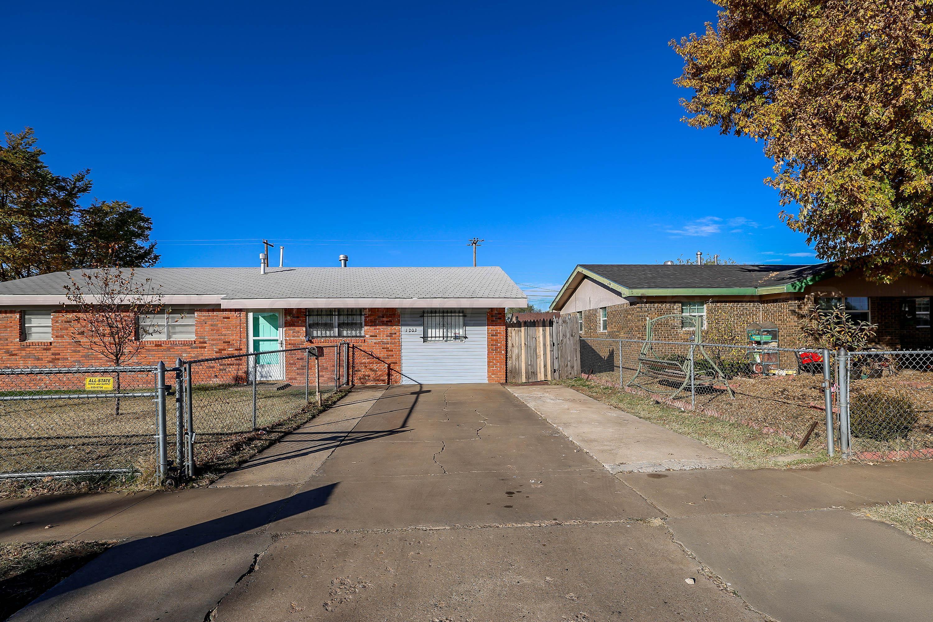 1203 Jasmine Street Property Photo 3