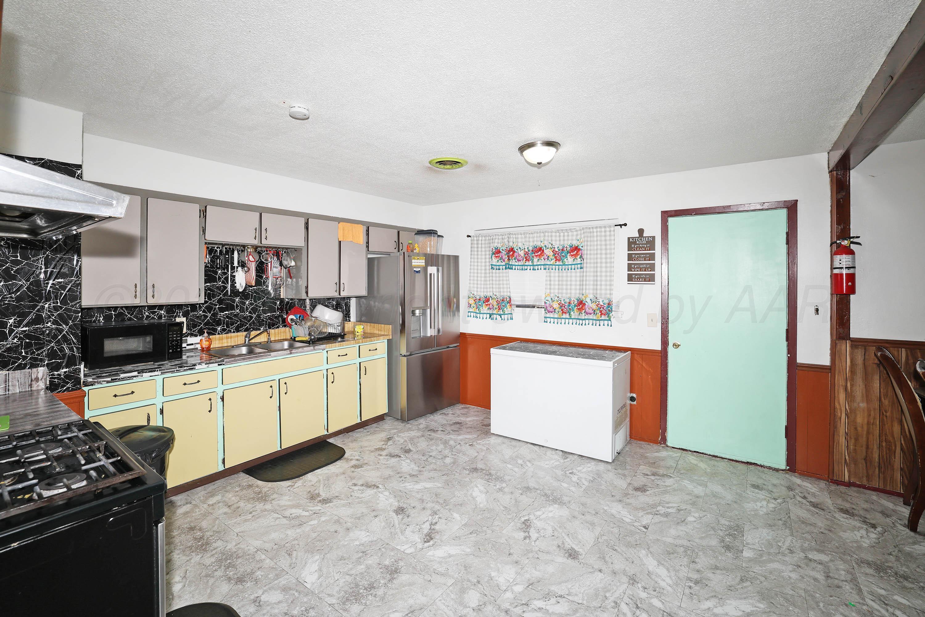 1203 Jasmine Street Property Photo 7