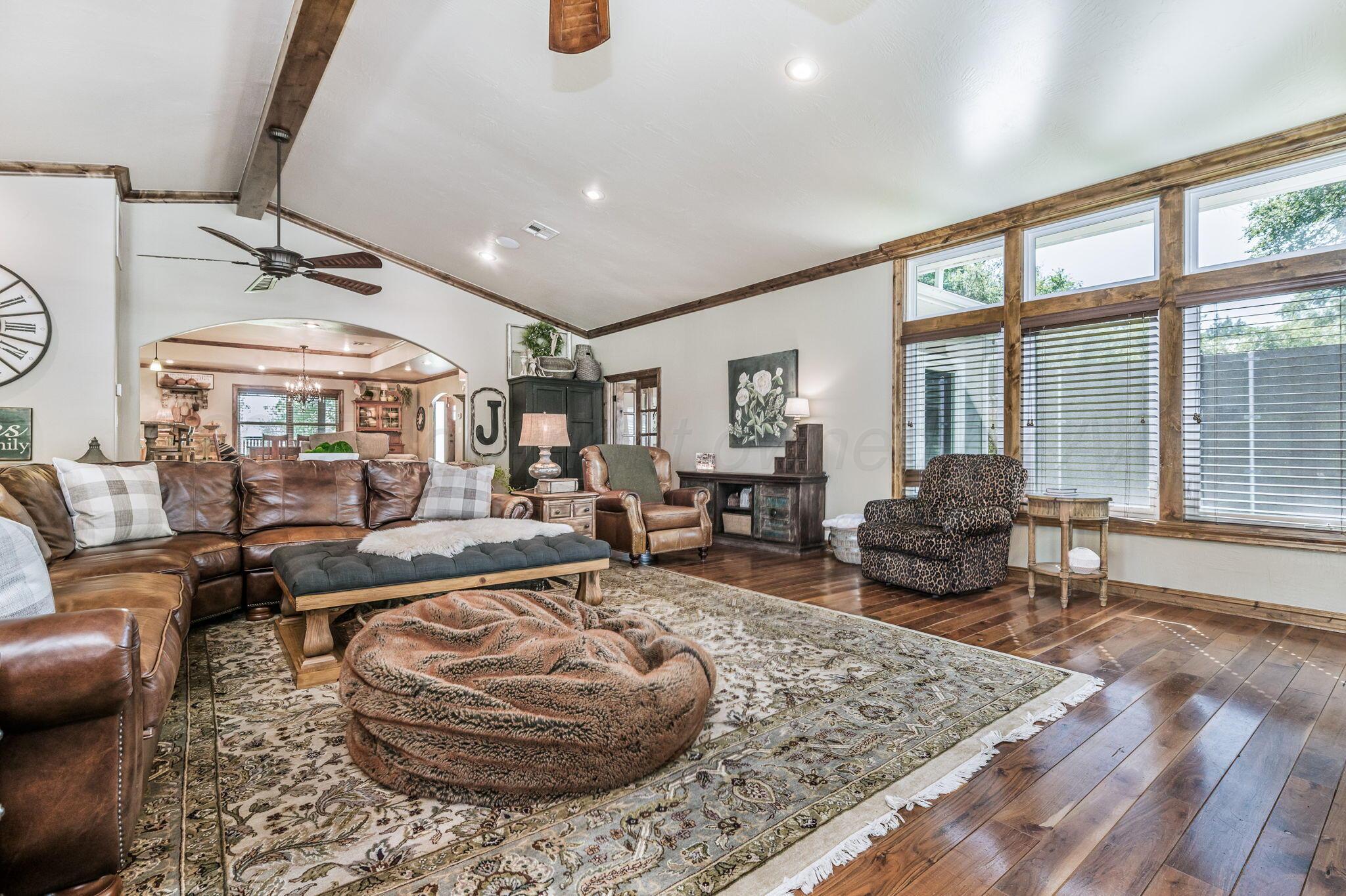 100 Thomas Lane Property Photo 14