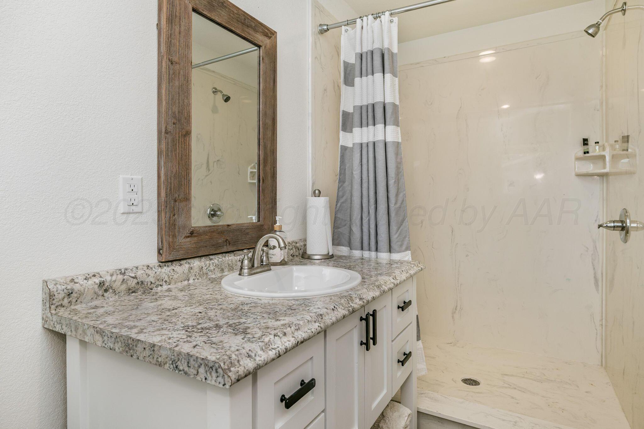 100 Thomas Lane Property Photo 34