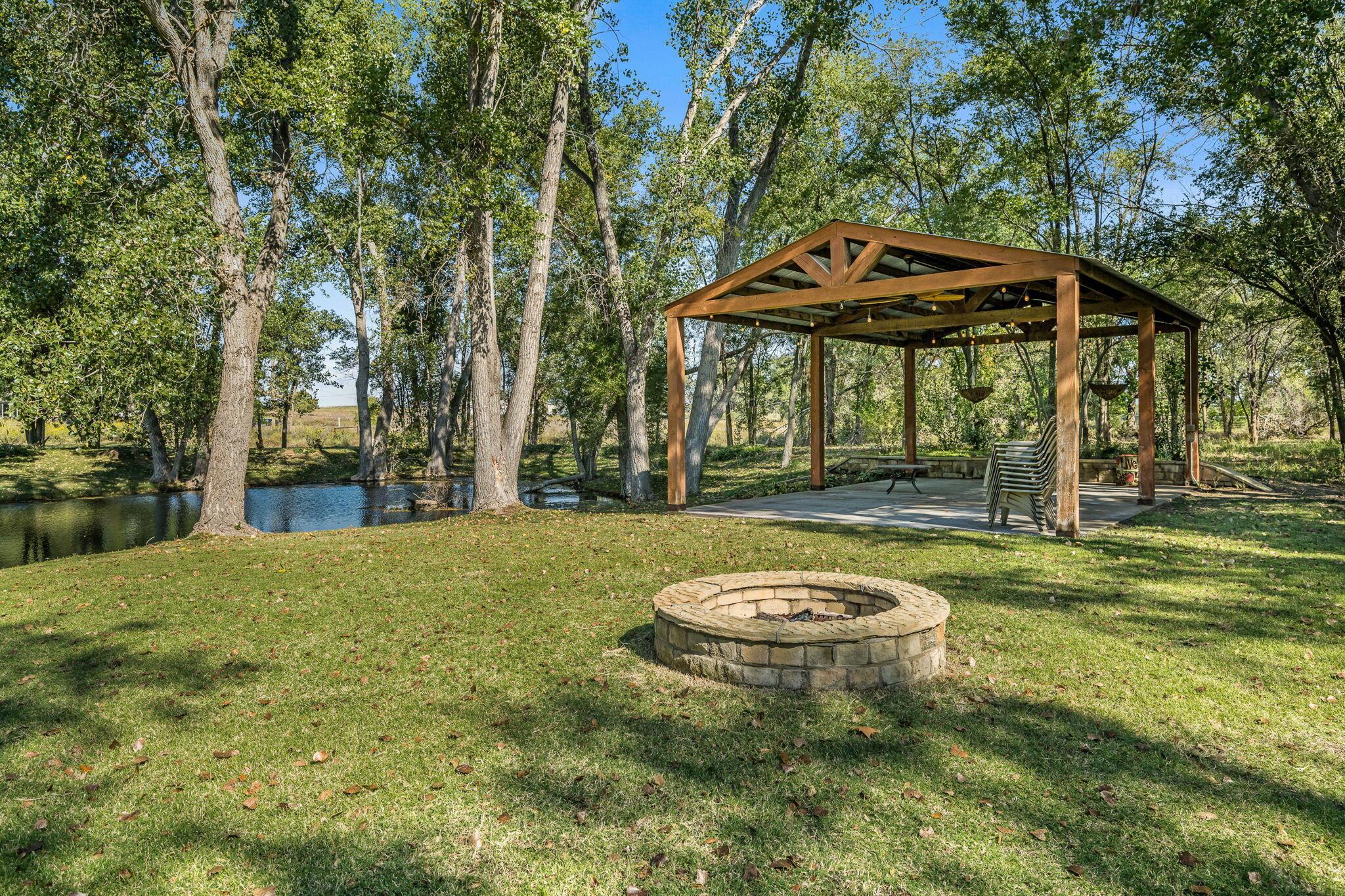 100 Thomas Lane Property Photo 39