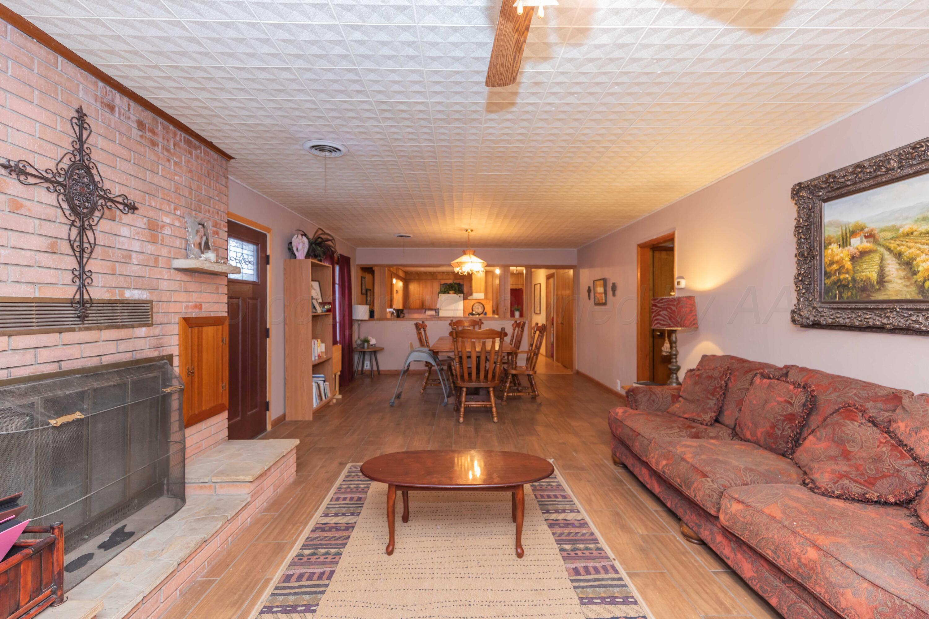 1009 W Third Street Property Photo 6