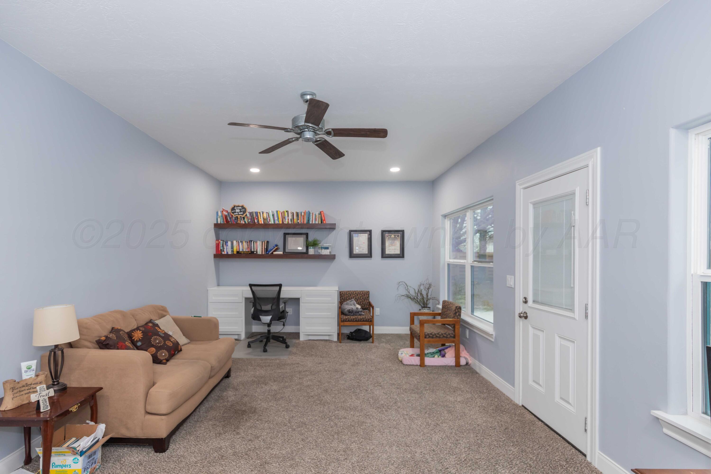 1009 W Third Street Property Photo 16