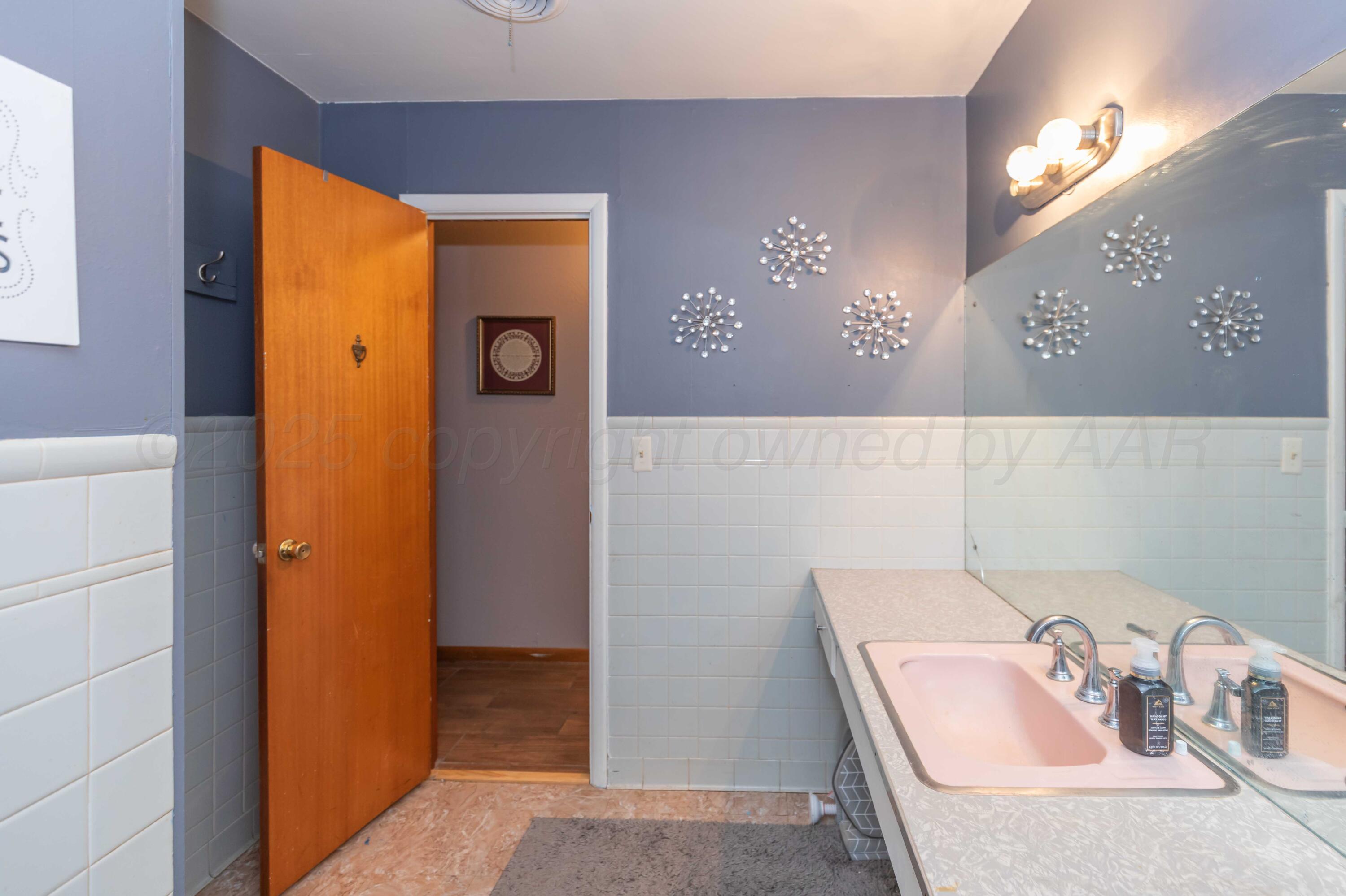 1009 W Third Street Property Photo 29
