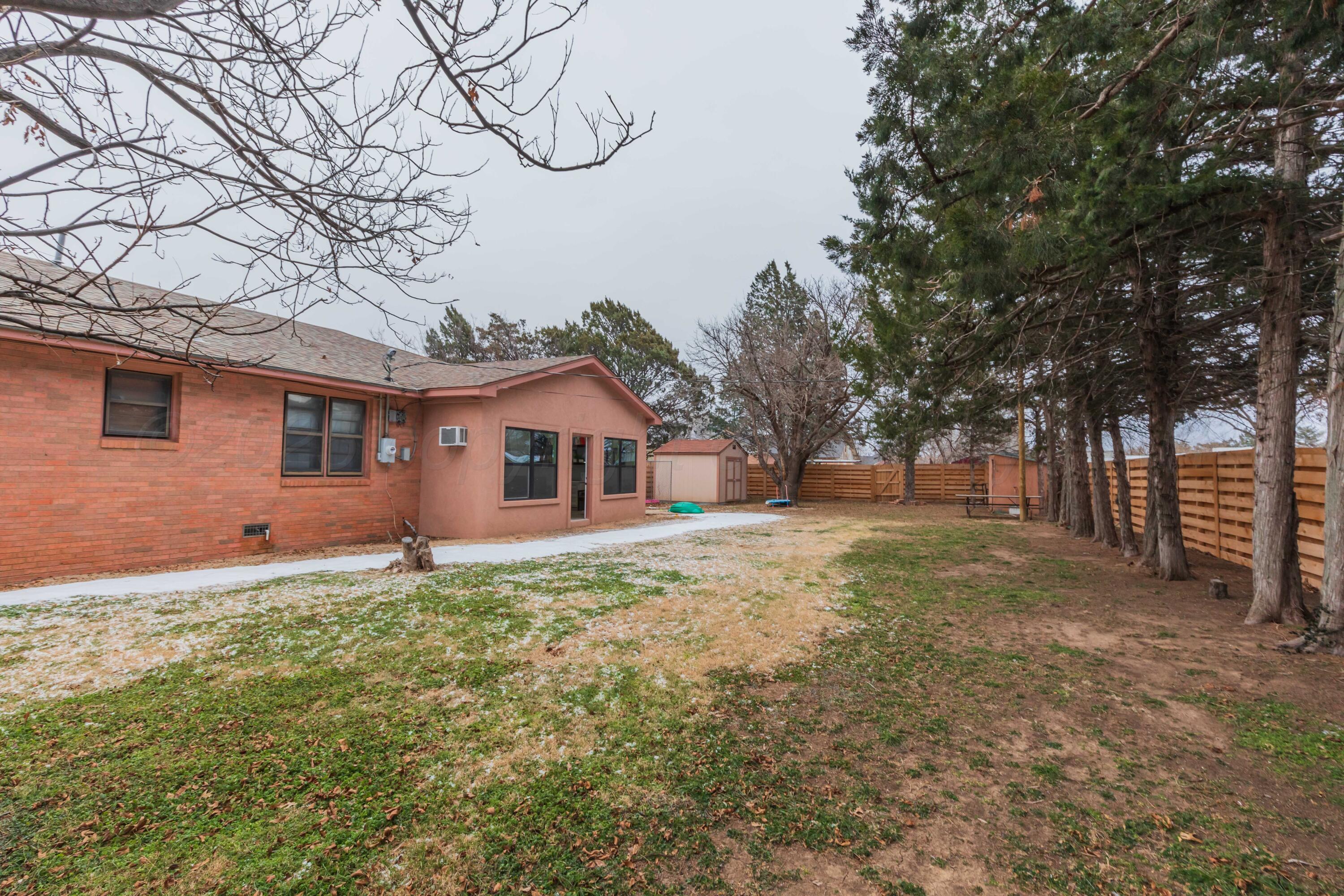 1009 W Third Street Property Photo 40