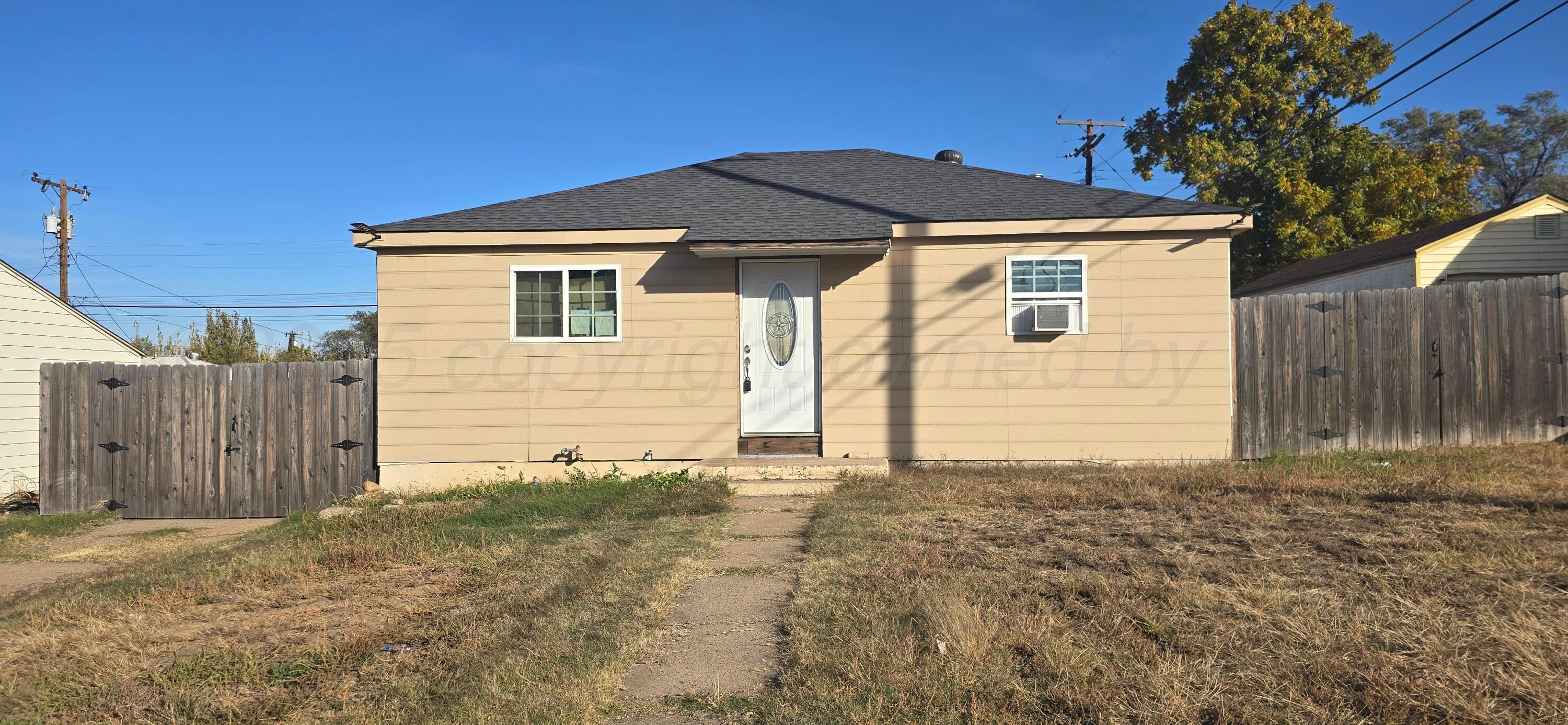 904 Elmore Street Property Photo 1