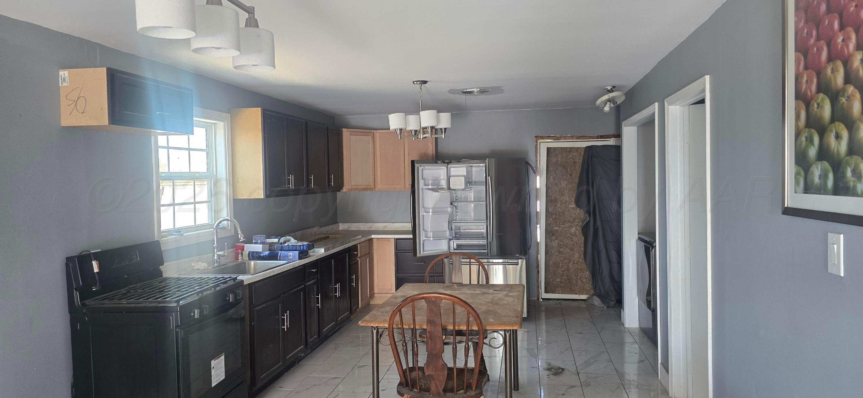 904 Elmore Street Property Photo 5
