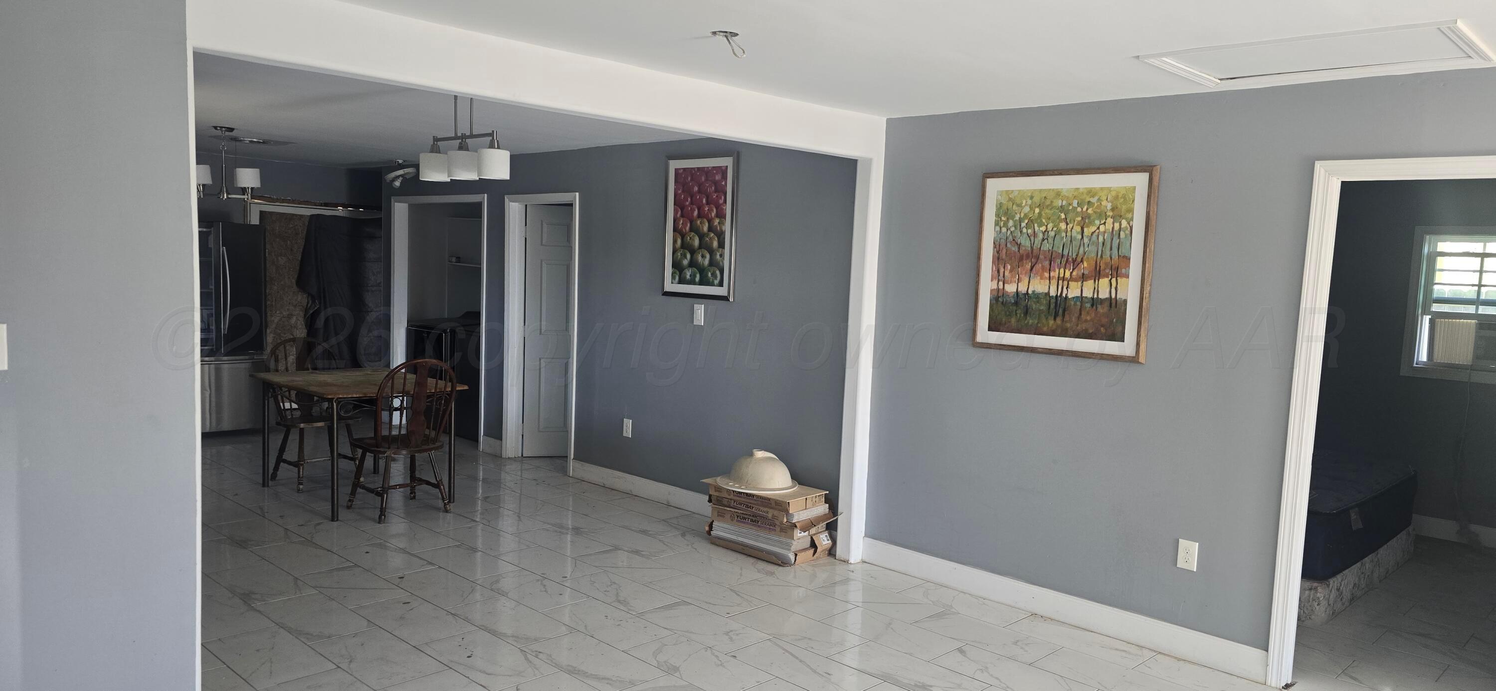 904 Elmore Street Property Photo 8
