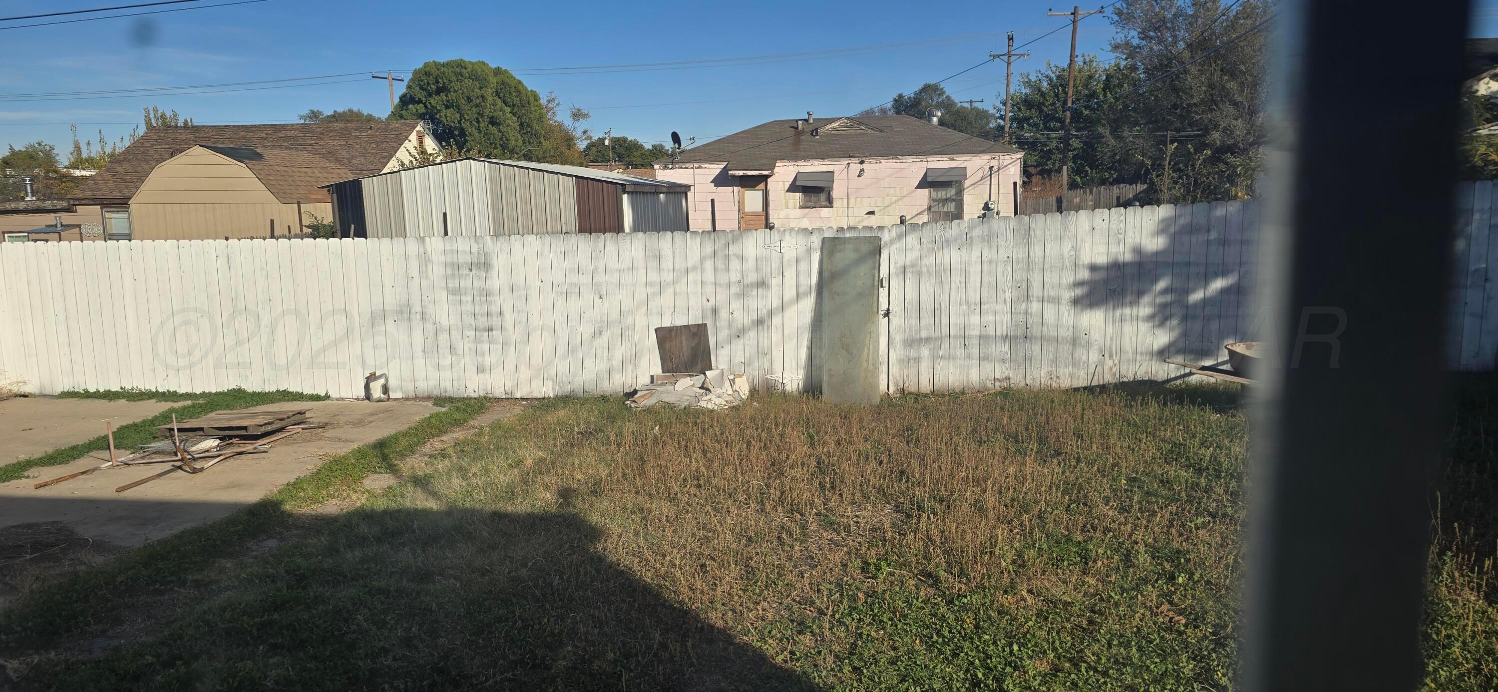 904 Elmore Street Property Photo 23