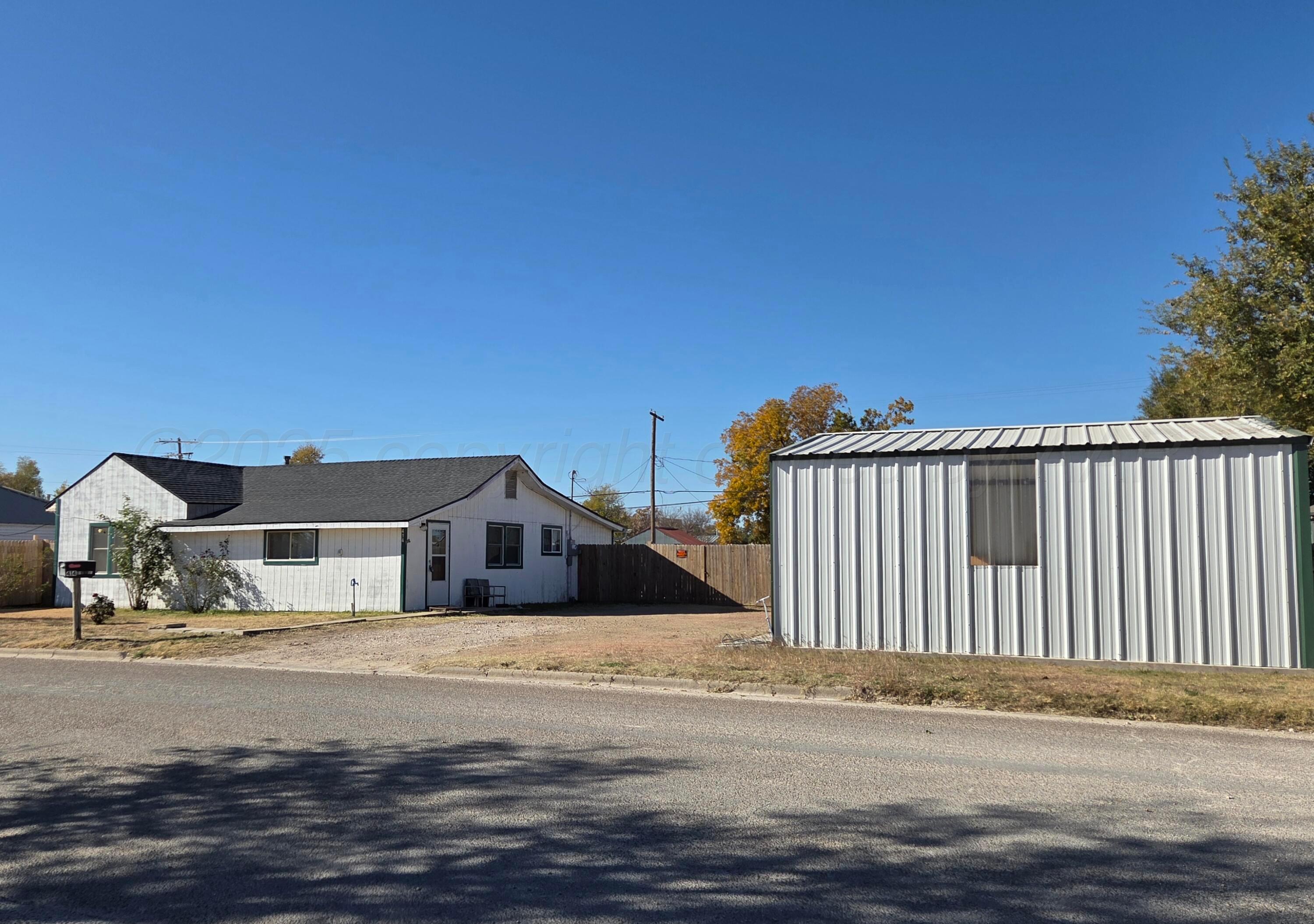 414 S Cedar Street Property Photo 4