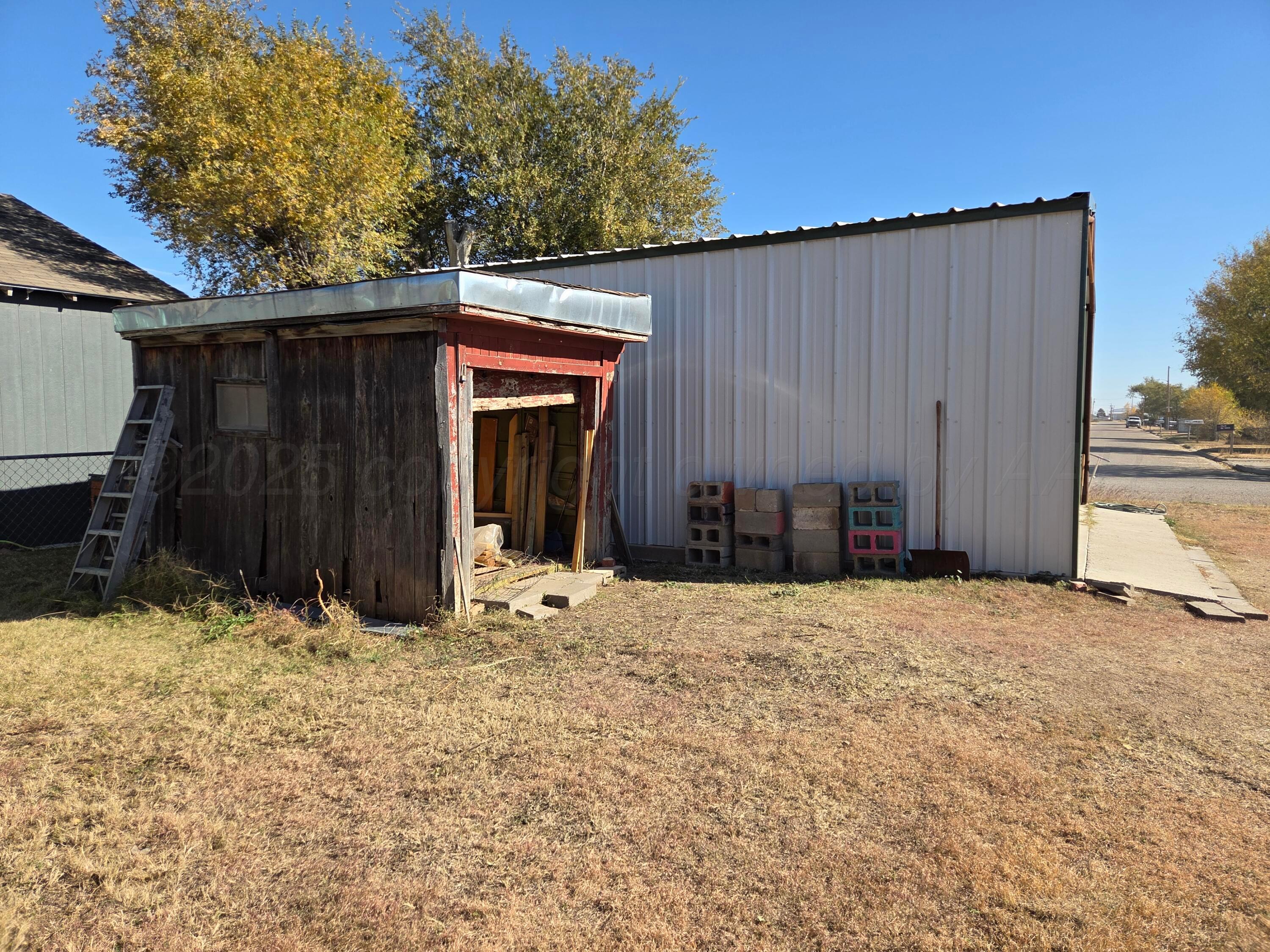 414 S Cedar Street Property Photo 5