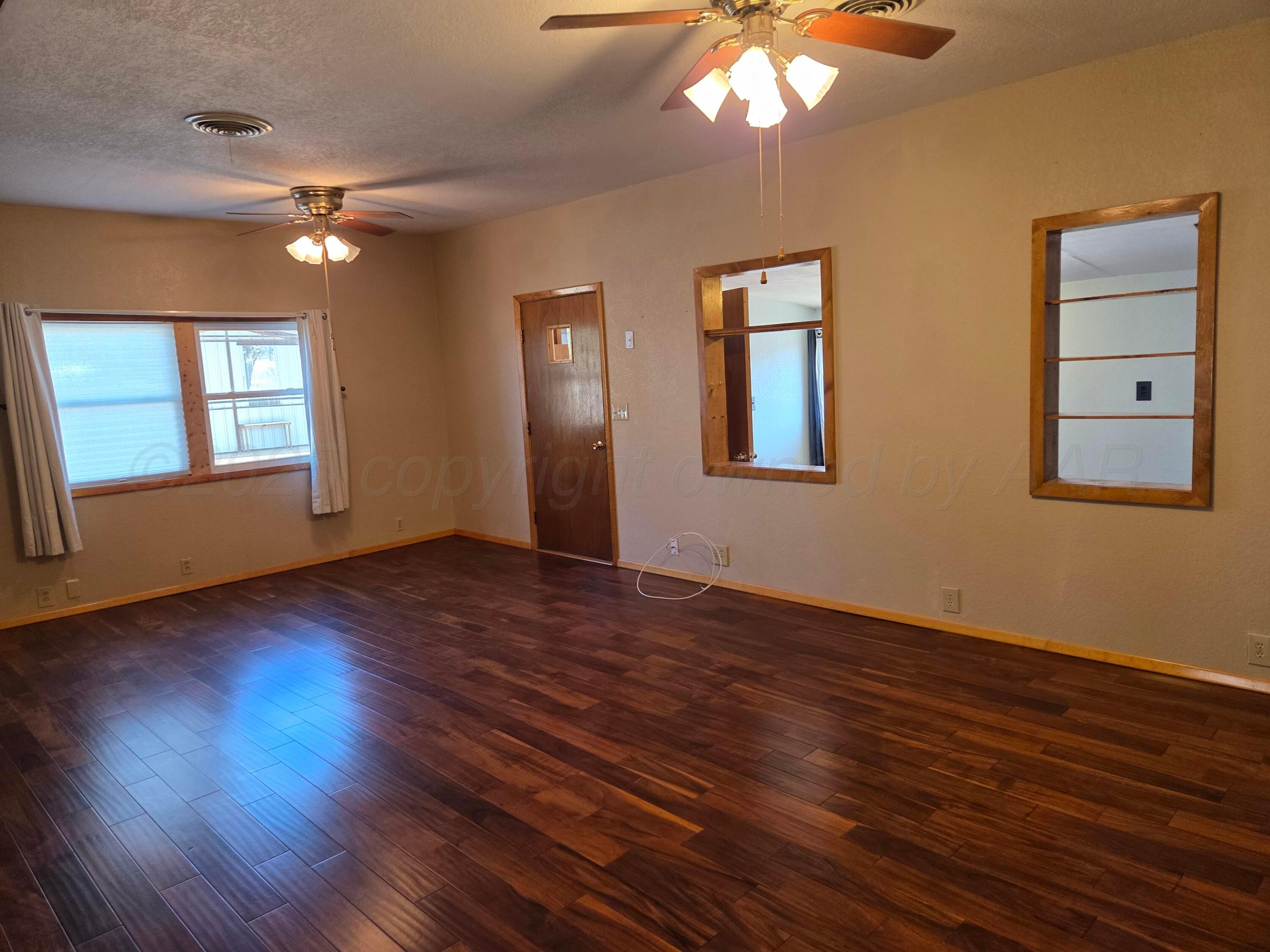 414 S Cedar Street Property Photo 6