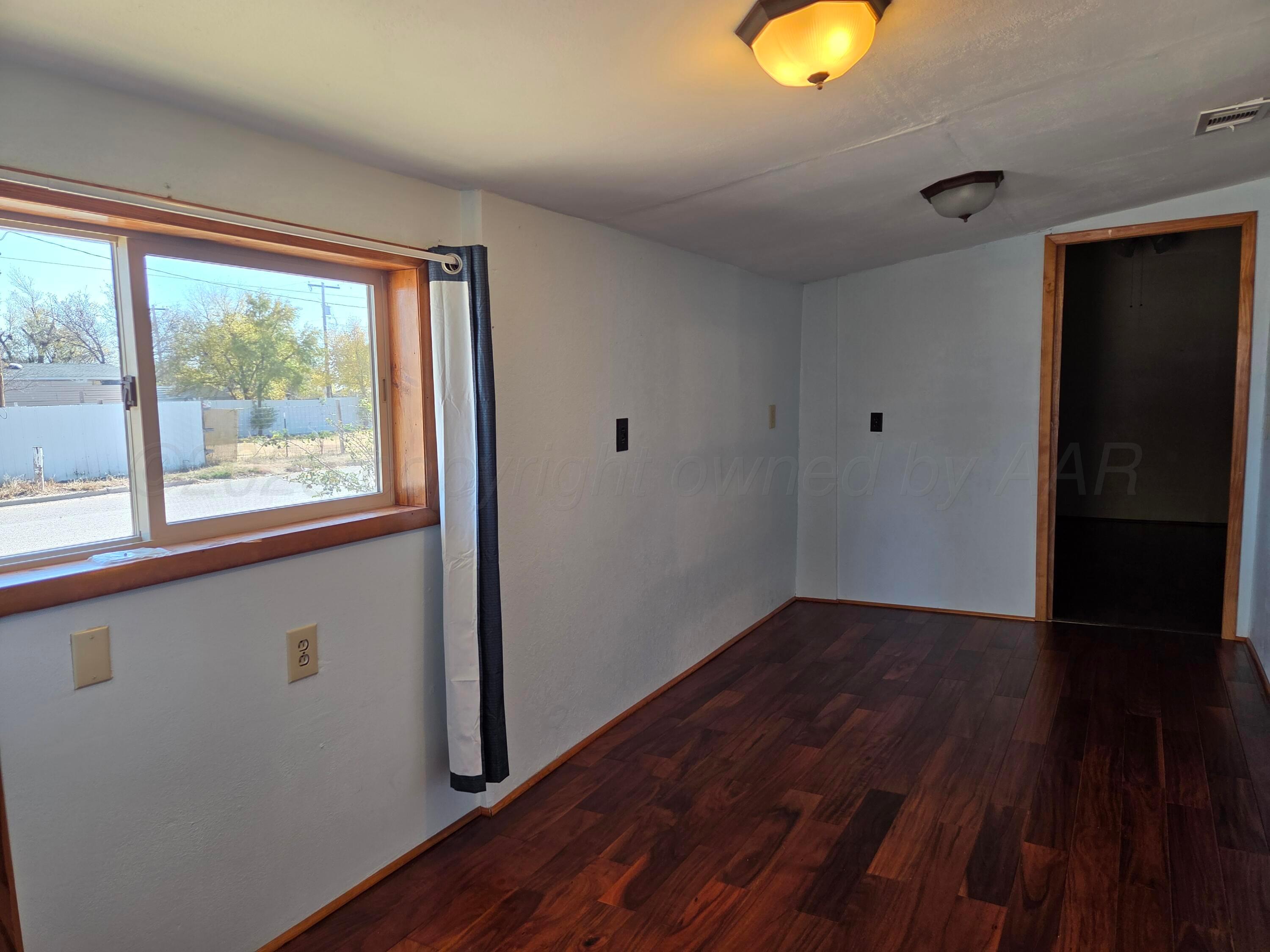 414 S Cedar Street Property Photo 7