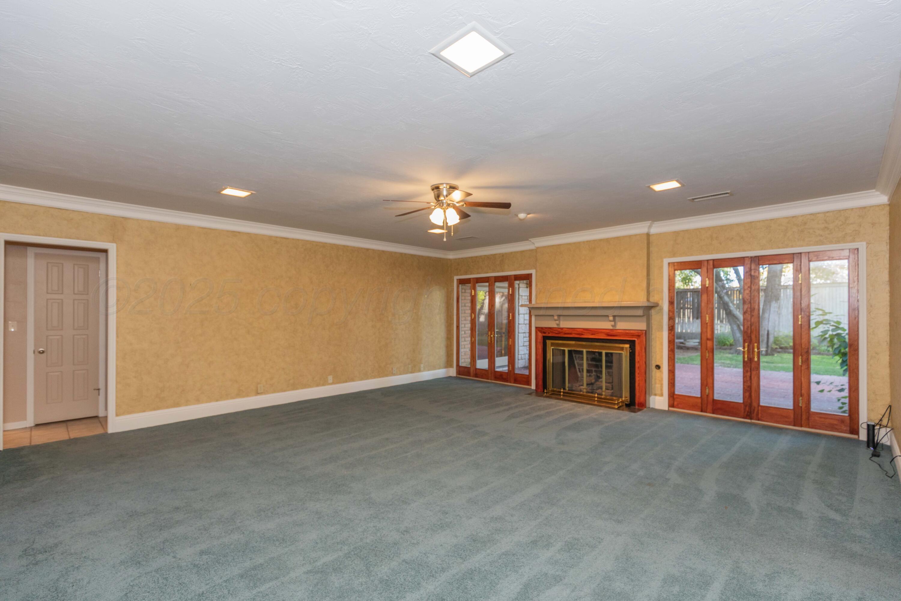 2131 N Charles Street Property Photo 6