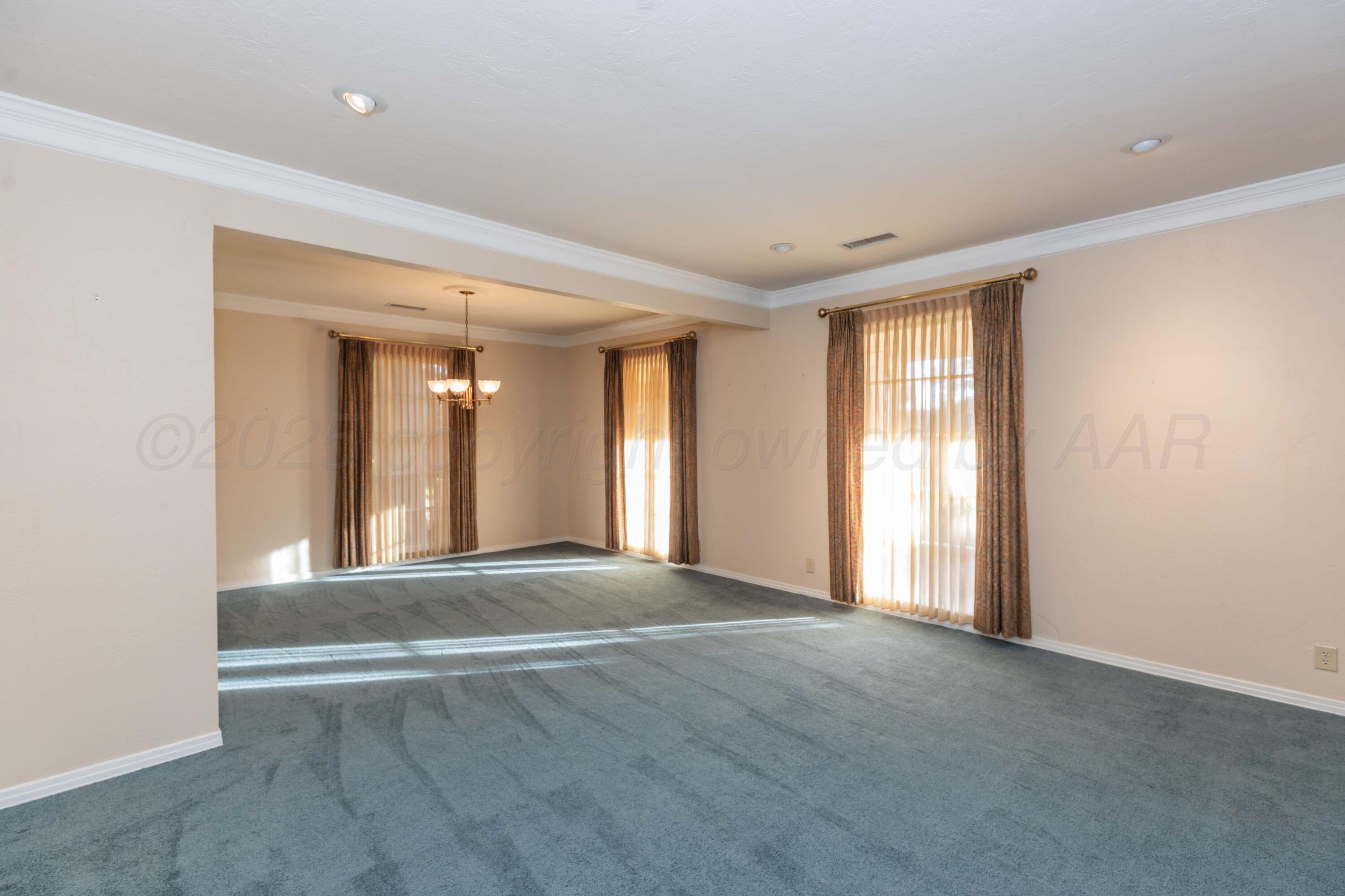 2131 N Charles Street Property Photo 25