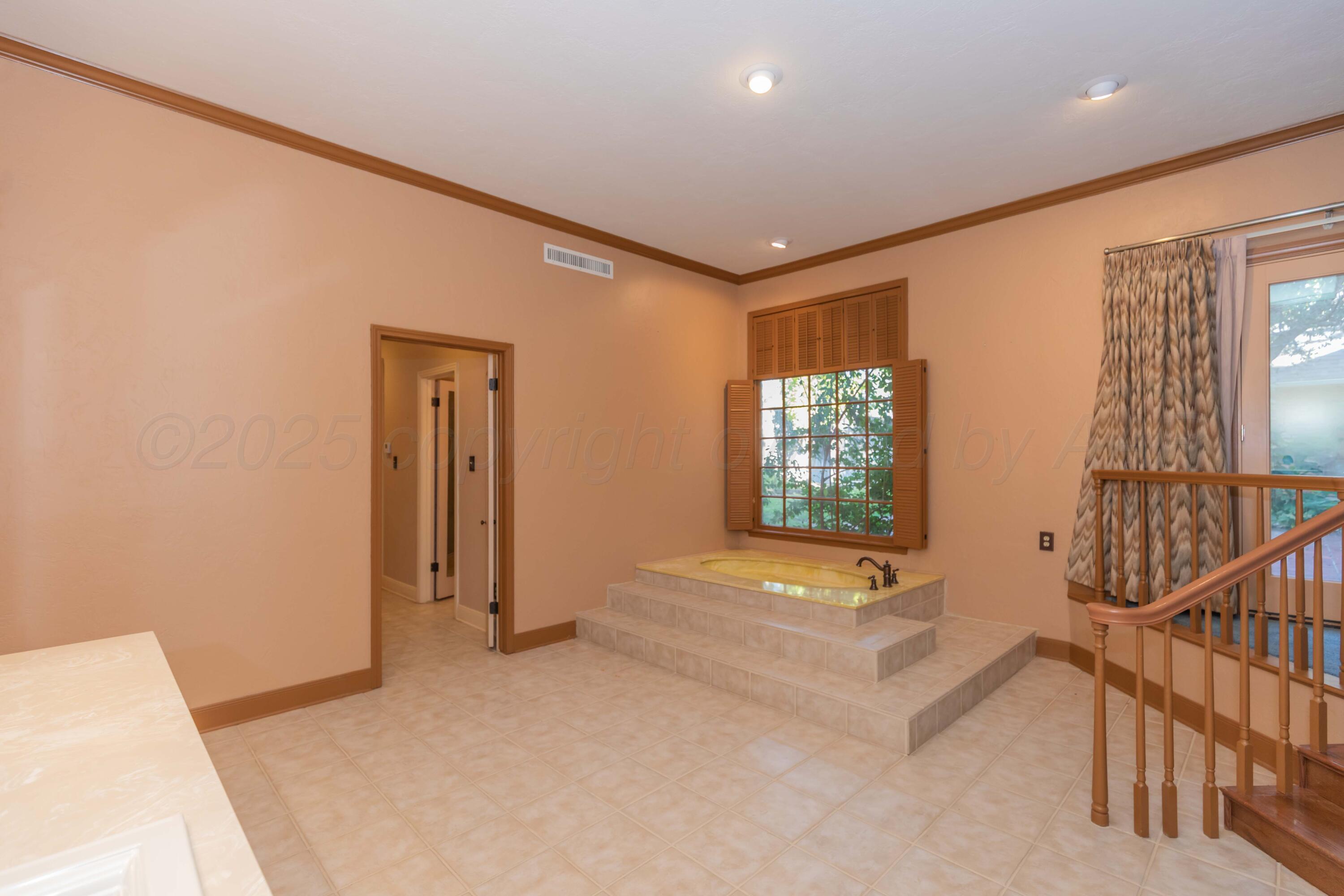 2131 N Charles Street Property Photo 37