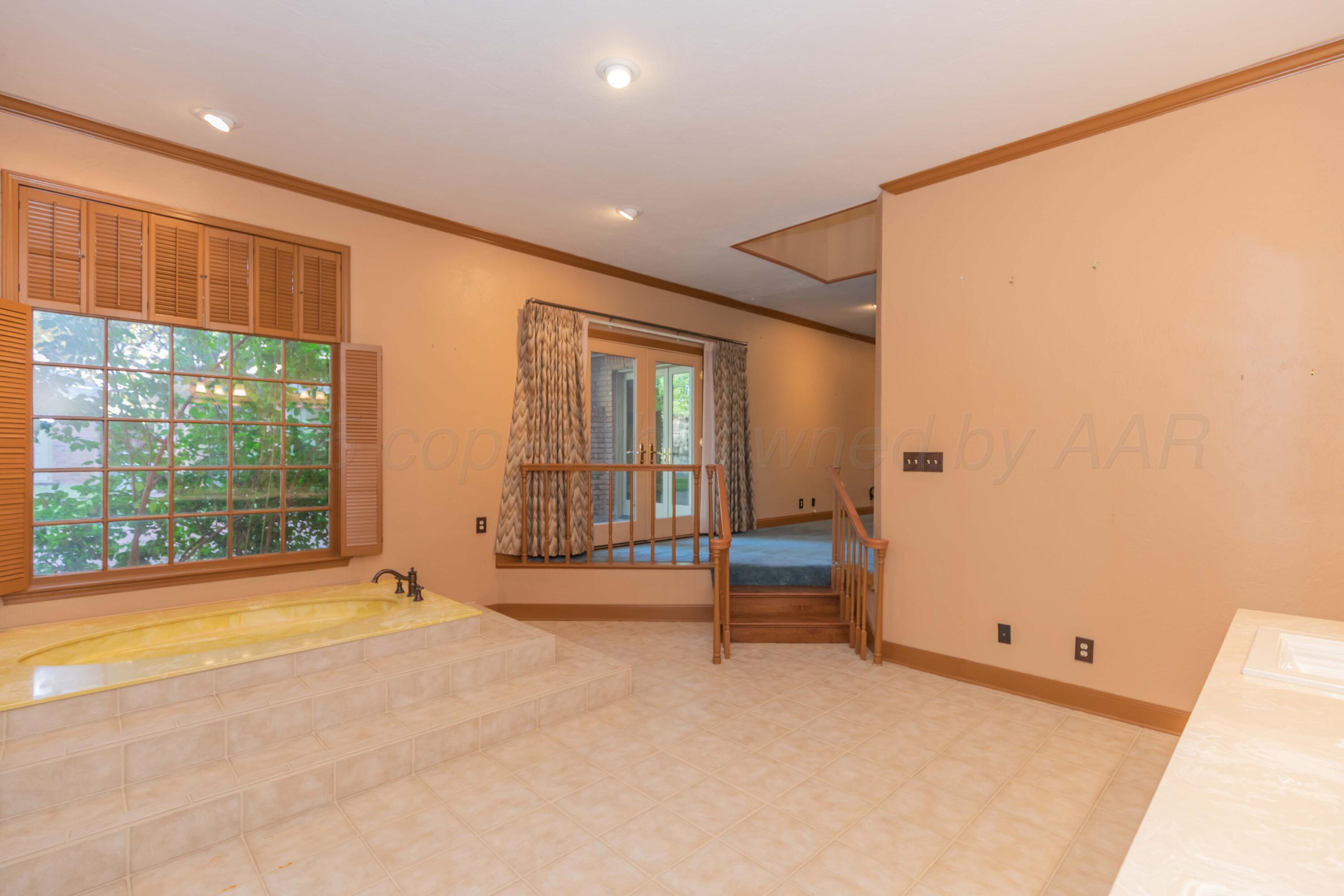 2131 N Charles Street Property Photo 39