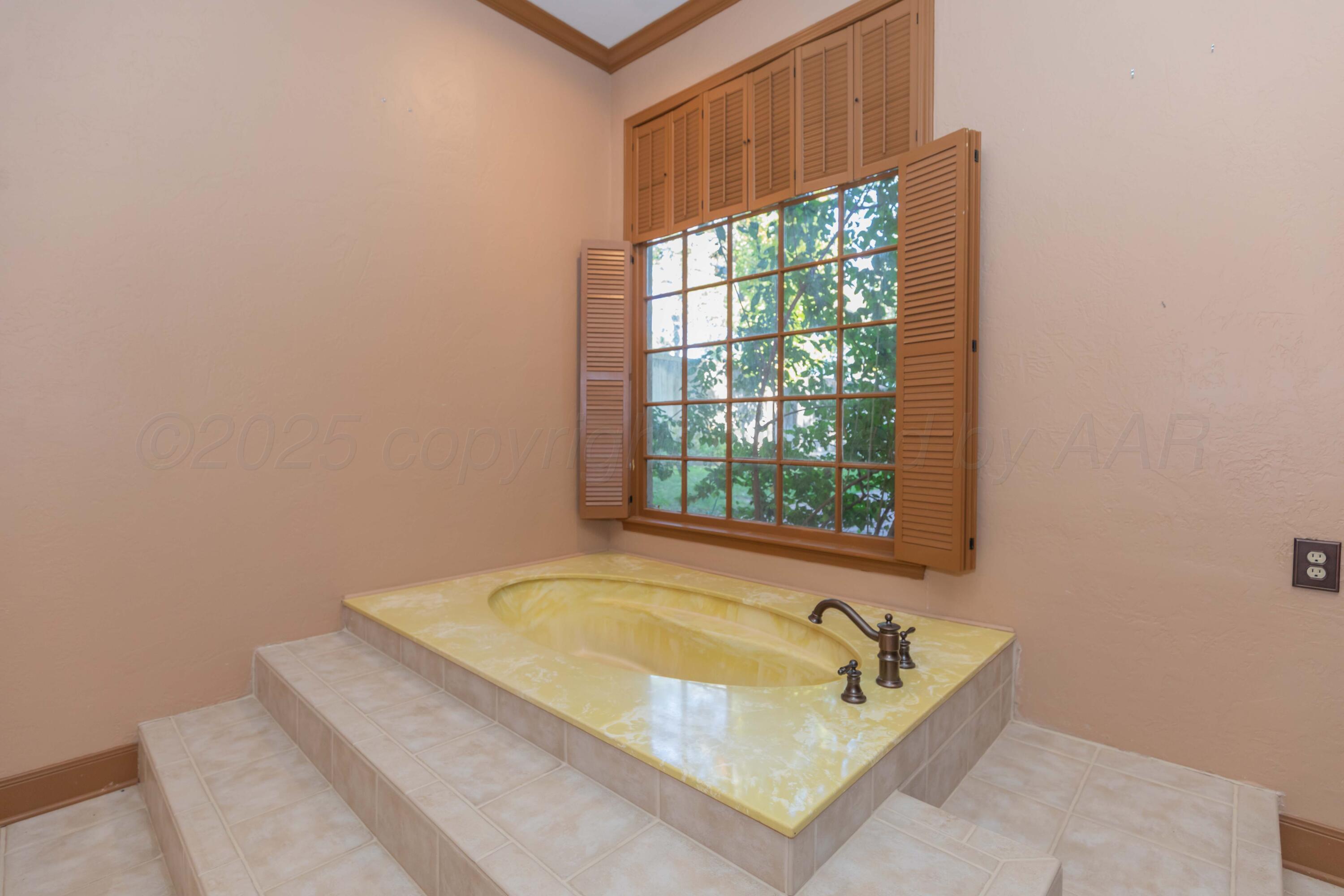 2131 N Charles Street Property Photo 40
