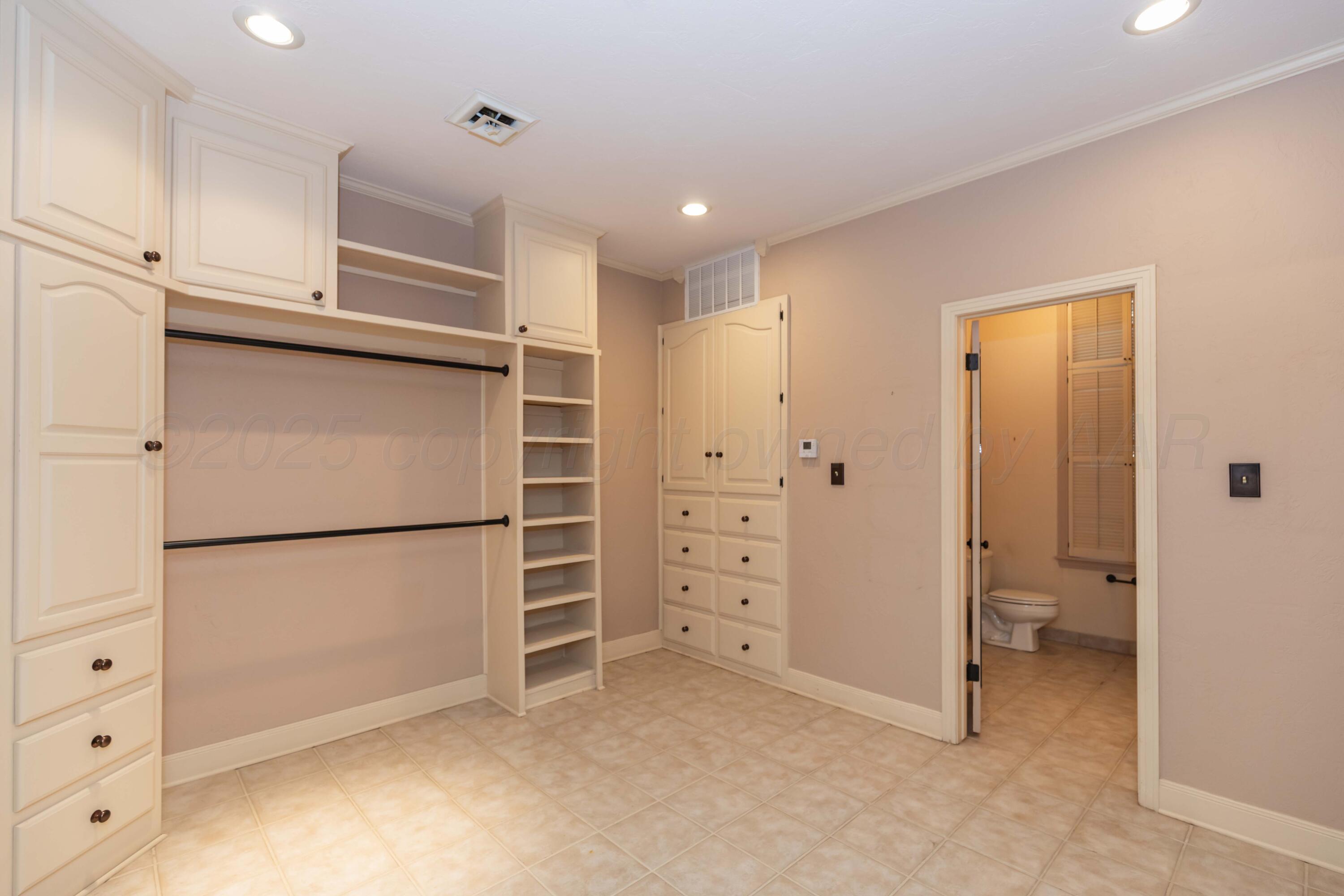 2131 N Charles Street Property Photo 44