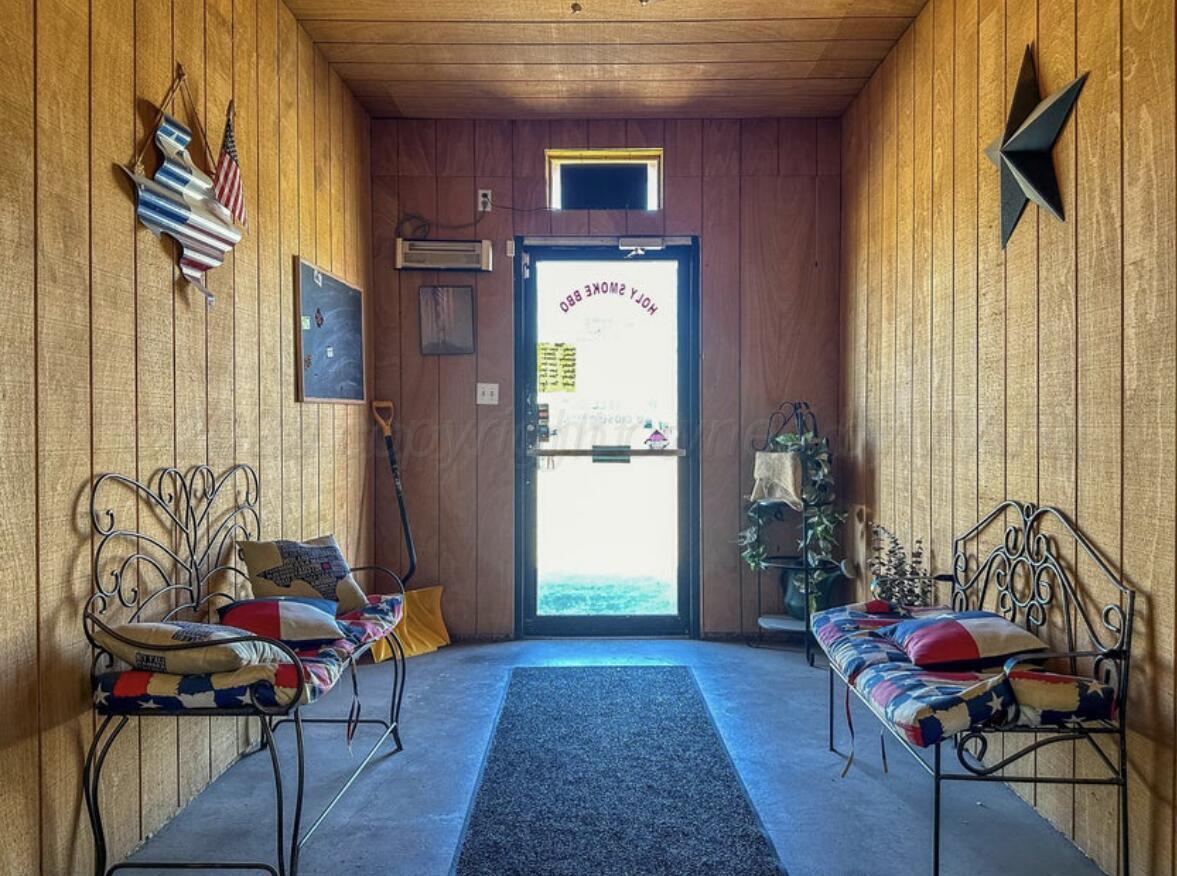 900 N Cedar Street Property Photo 5