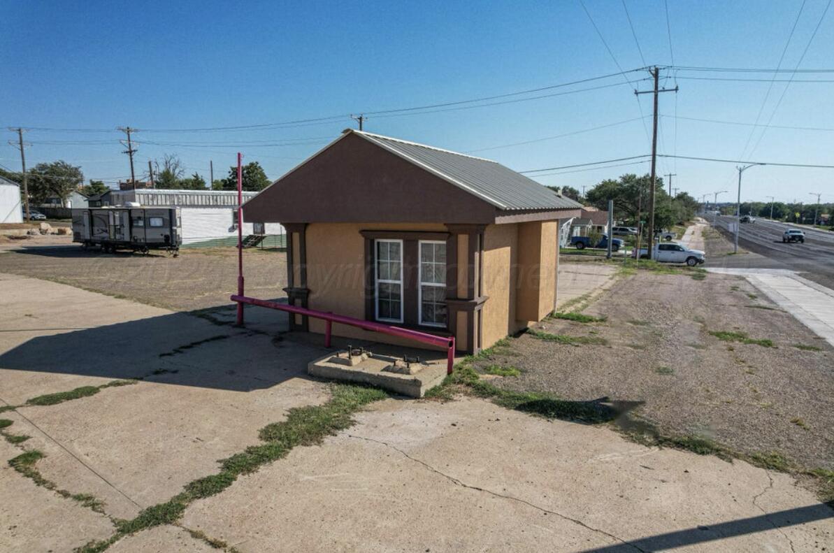 900 N Cedar Street Property Photo 21