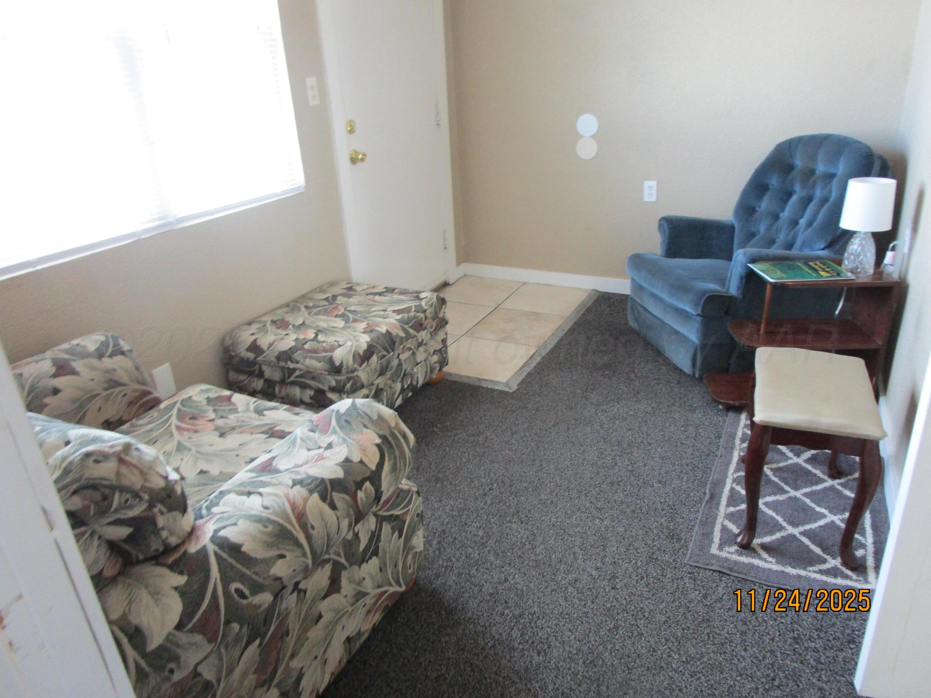 607 W Wilson, 8 Property Photo 2
