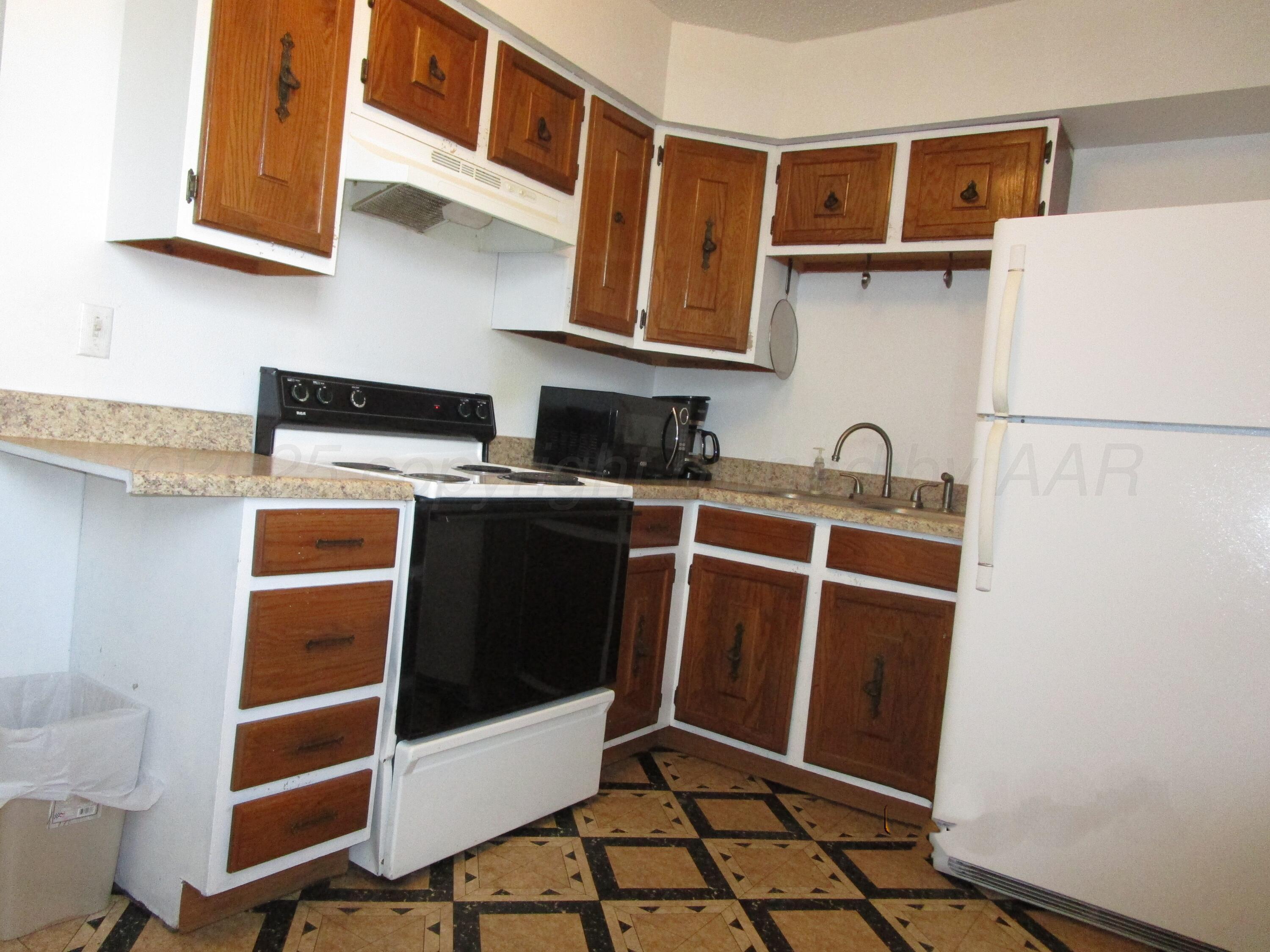 200 W 7th, B Property Photo 3