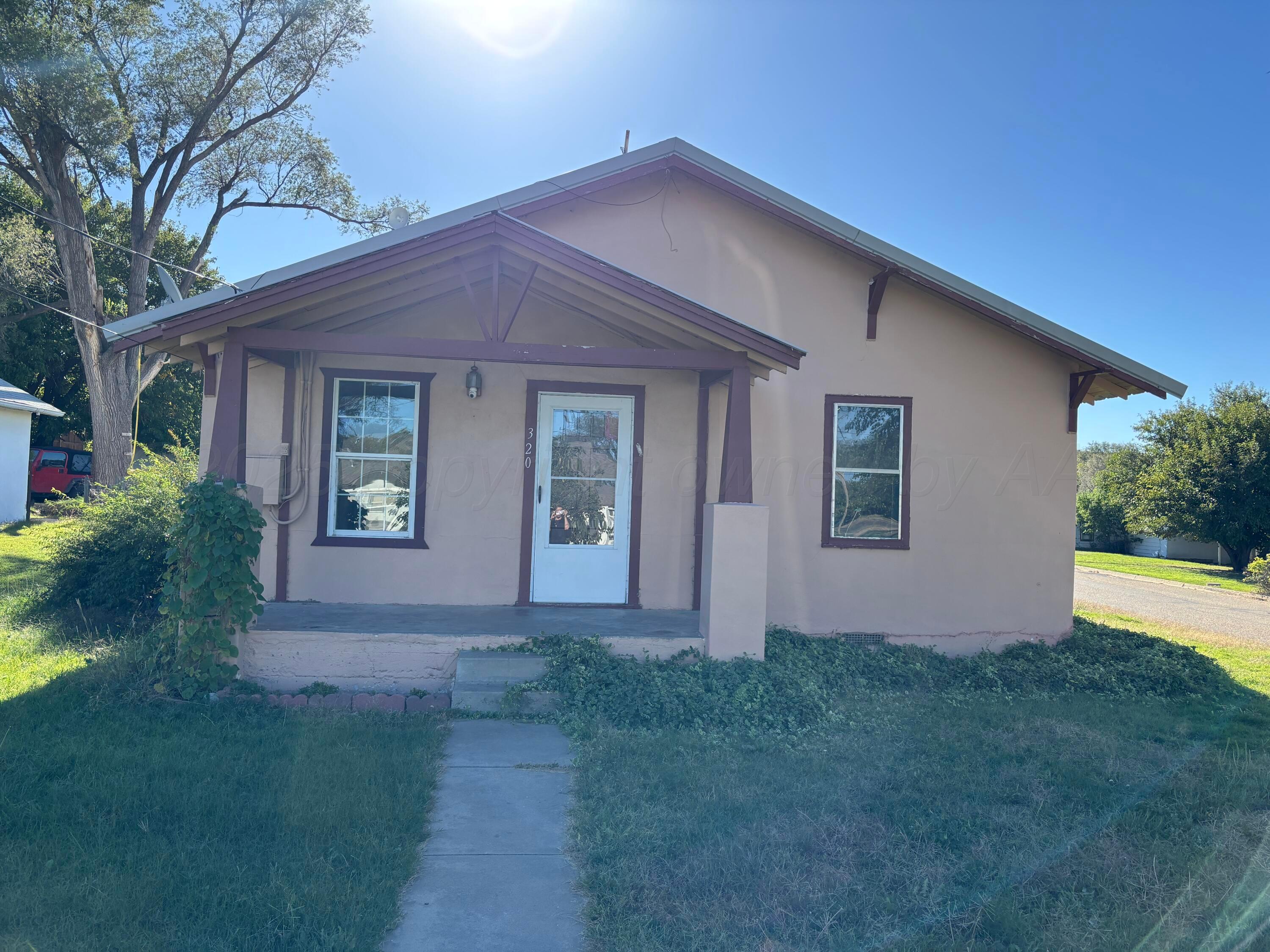 320 Summit Property Photo 1