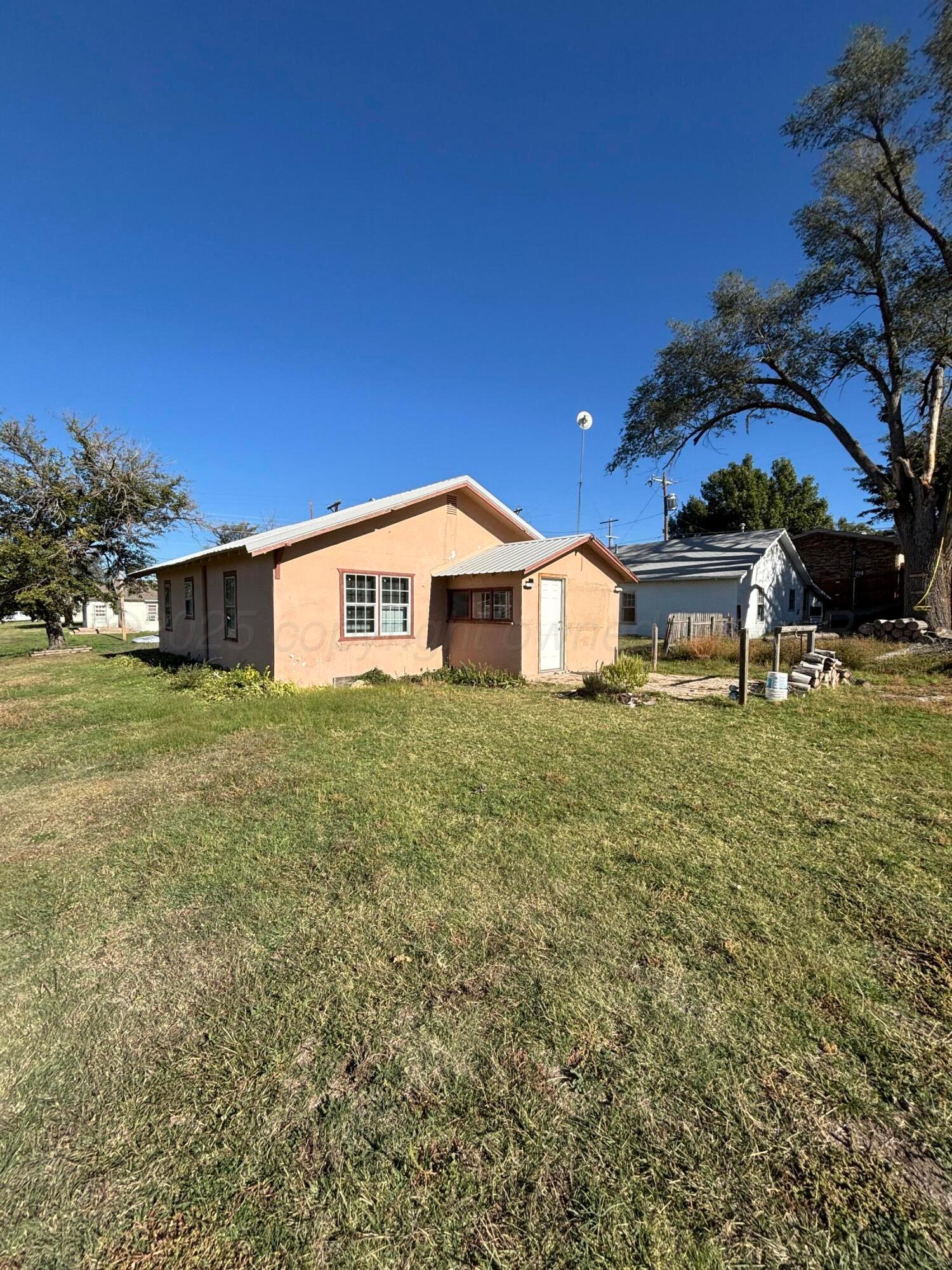 320 Summit Property Photo 3