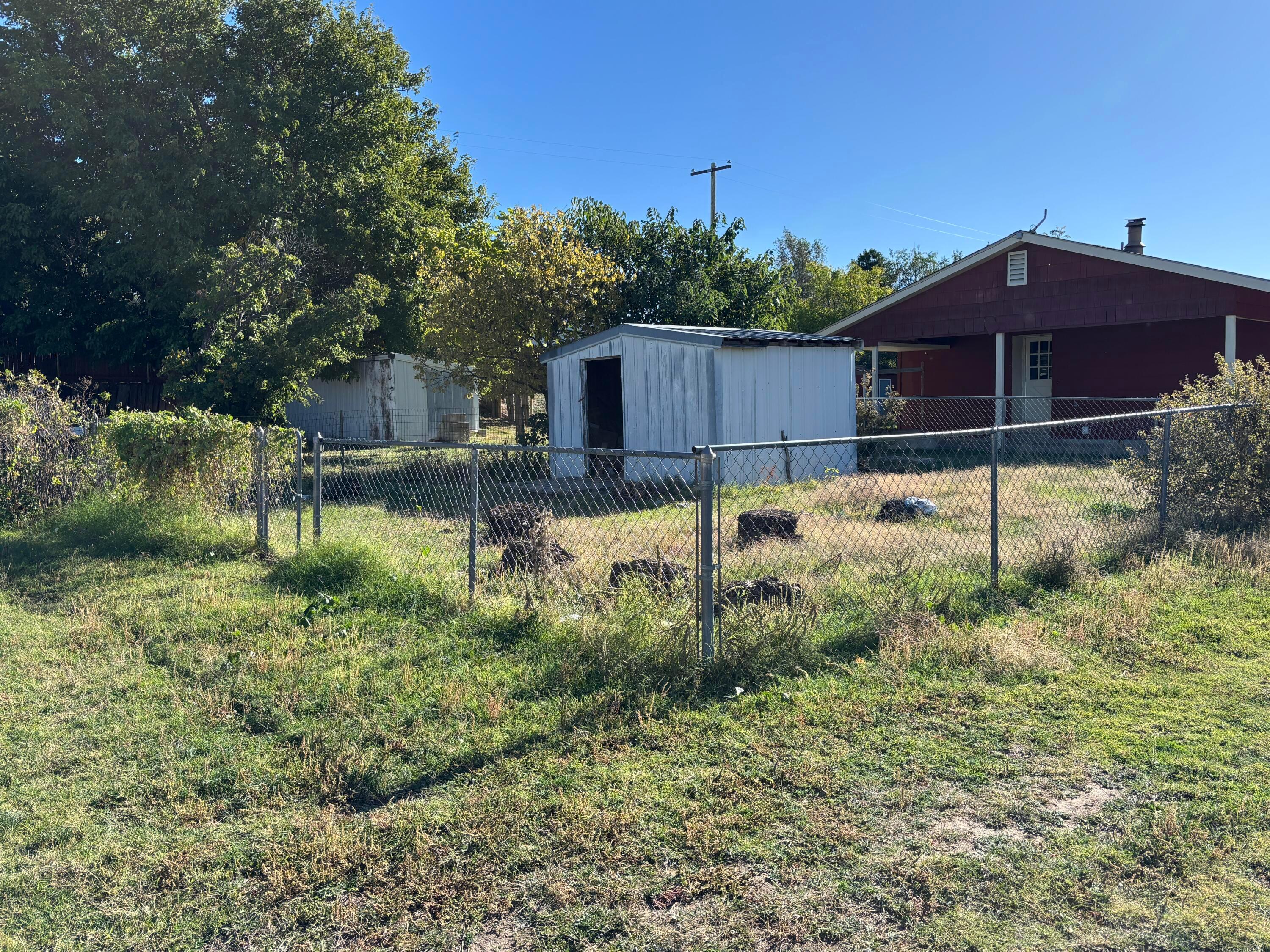320 Summit Property Photo 4
