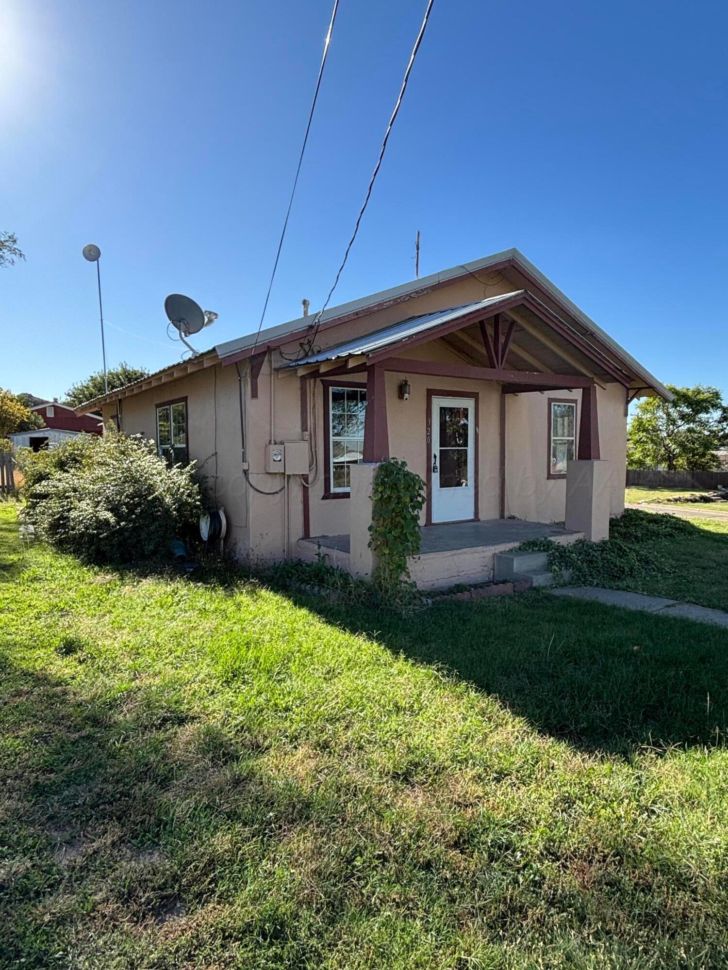 320 Summit Property Photo 6